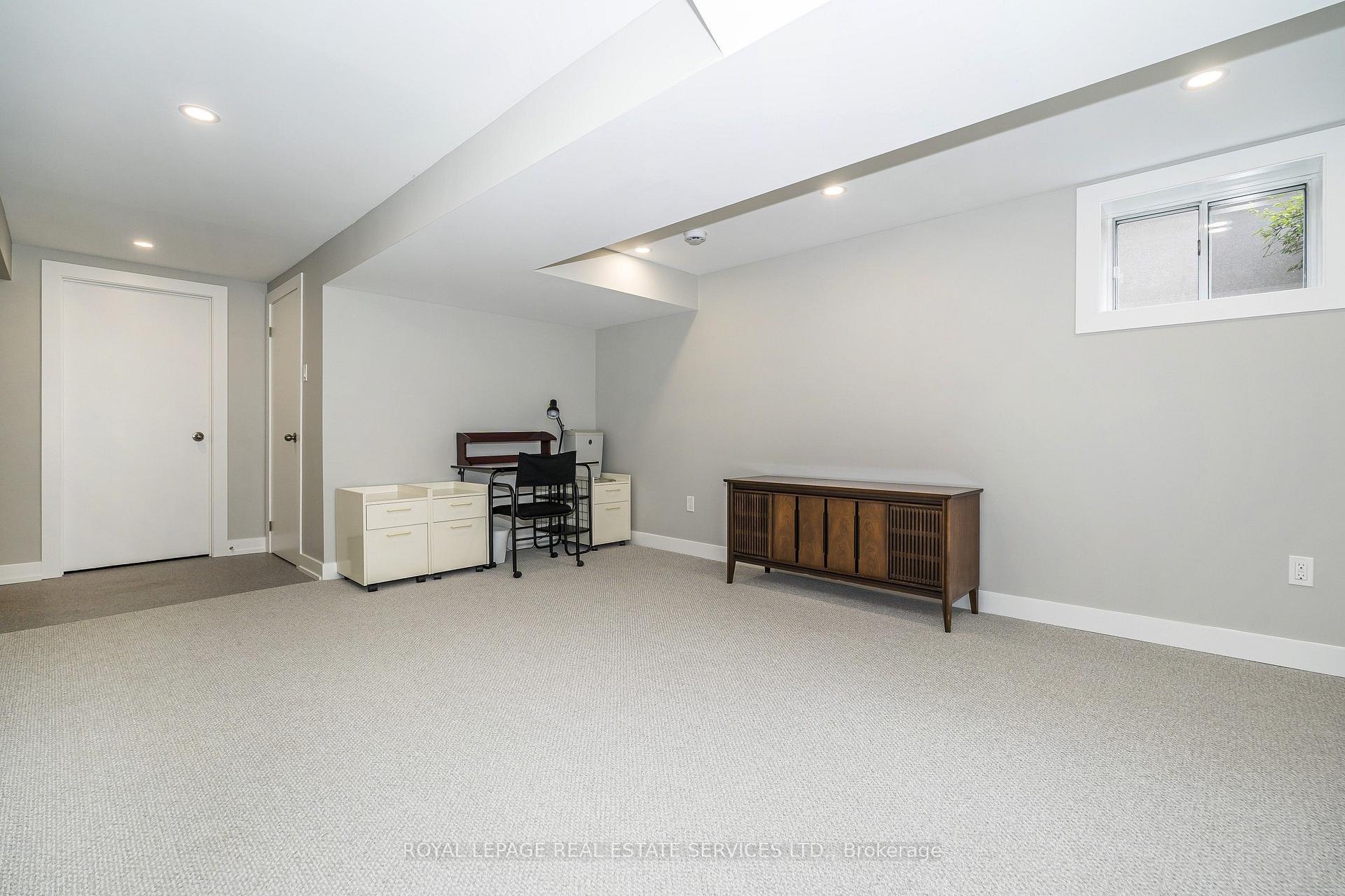 Photo 22 of 8 Burwood Road, Etobicoke, Princess-Rosethorn — HOMEH