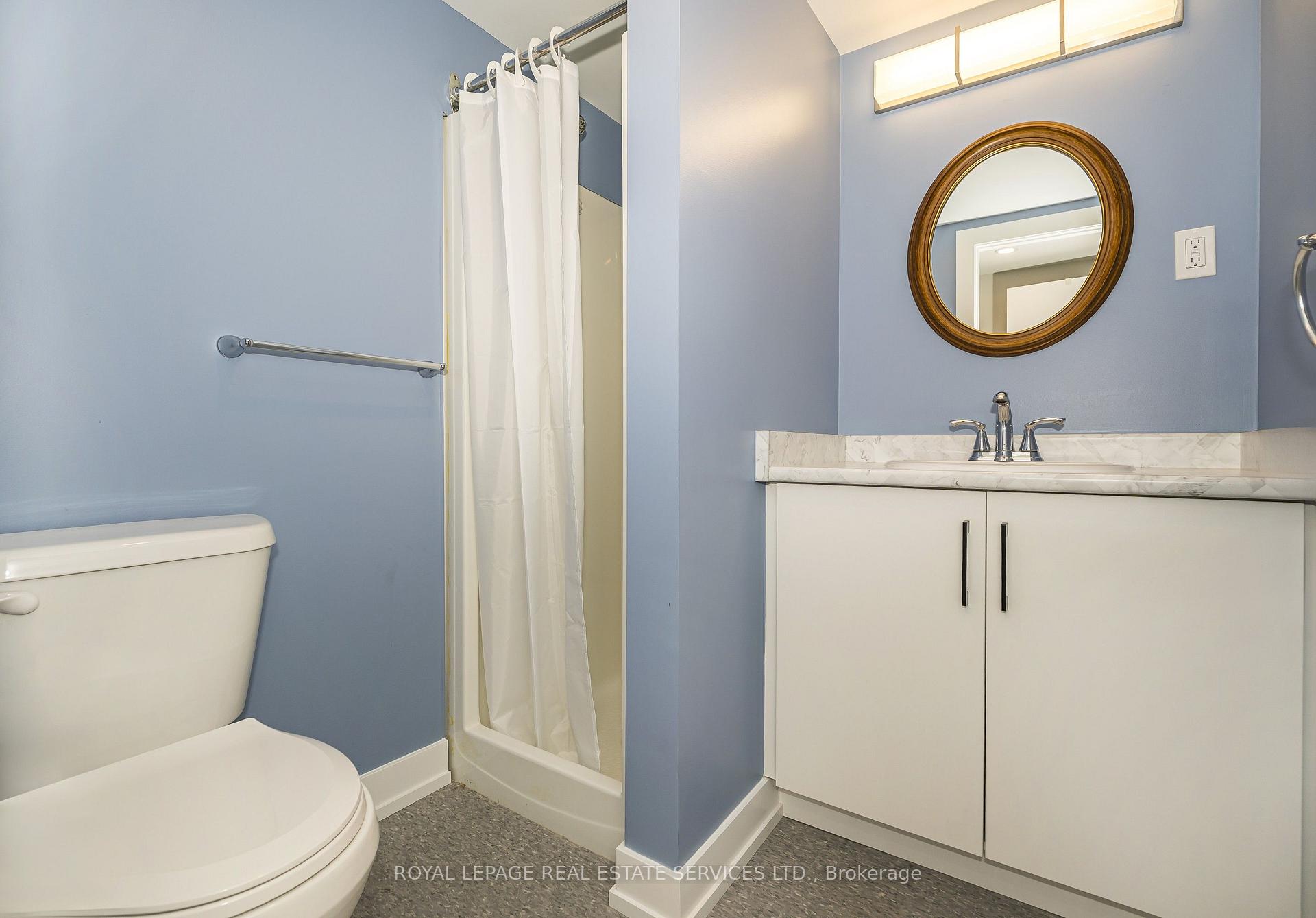 Photo 24 of 8 Burwood Road, Etobicoke, Princess-Rosethorn — HOMEH