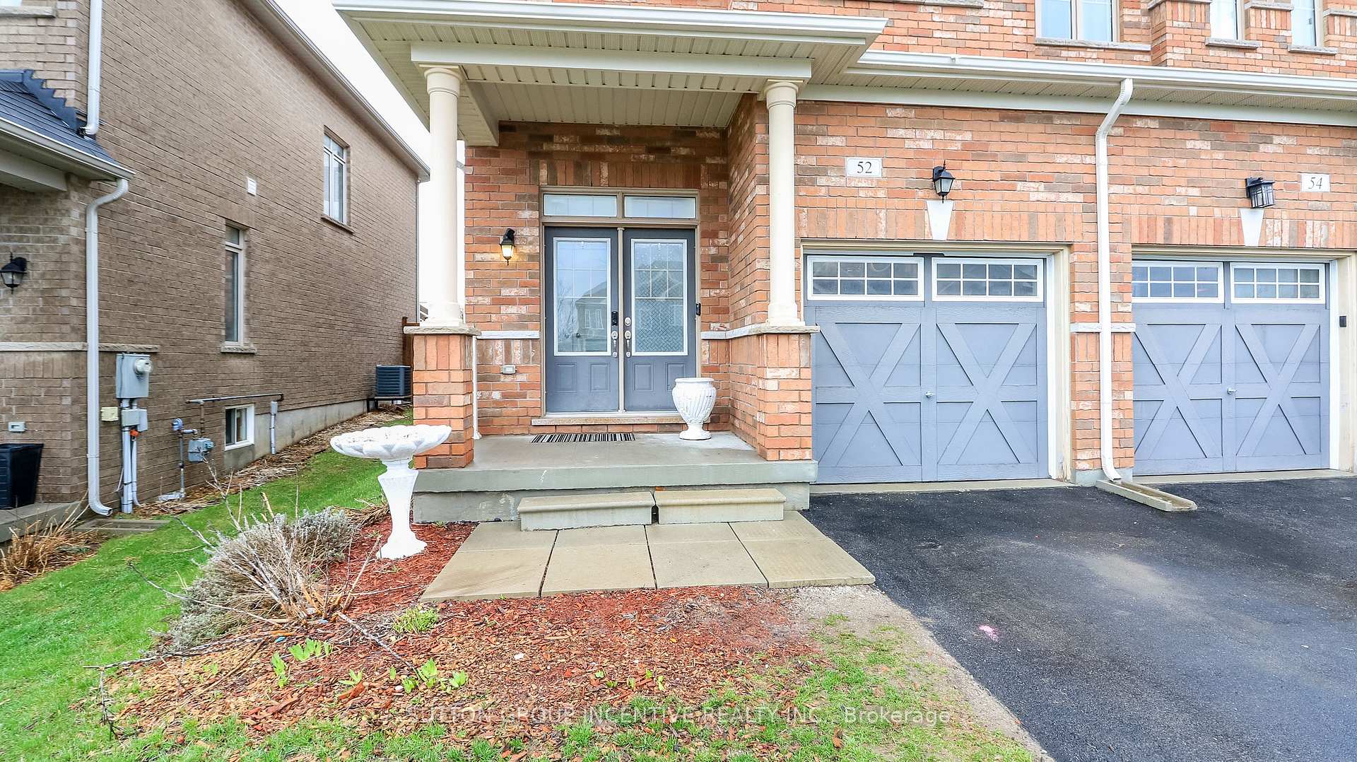 Photo 3 of 52 Snelgrove Crescent, Barrie, West Bayfield — HOMEH