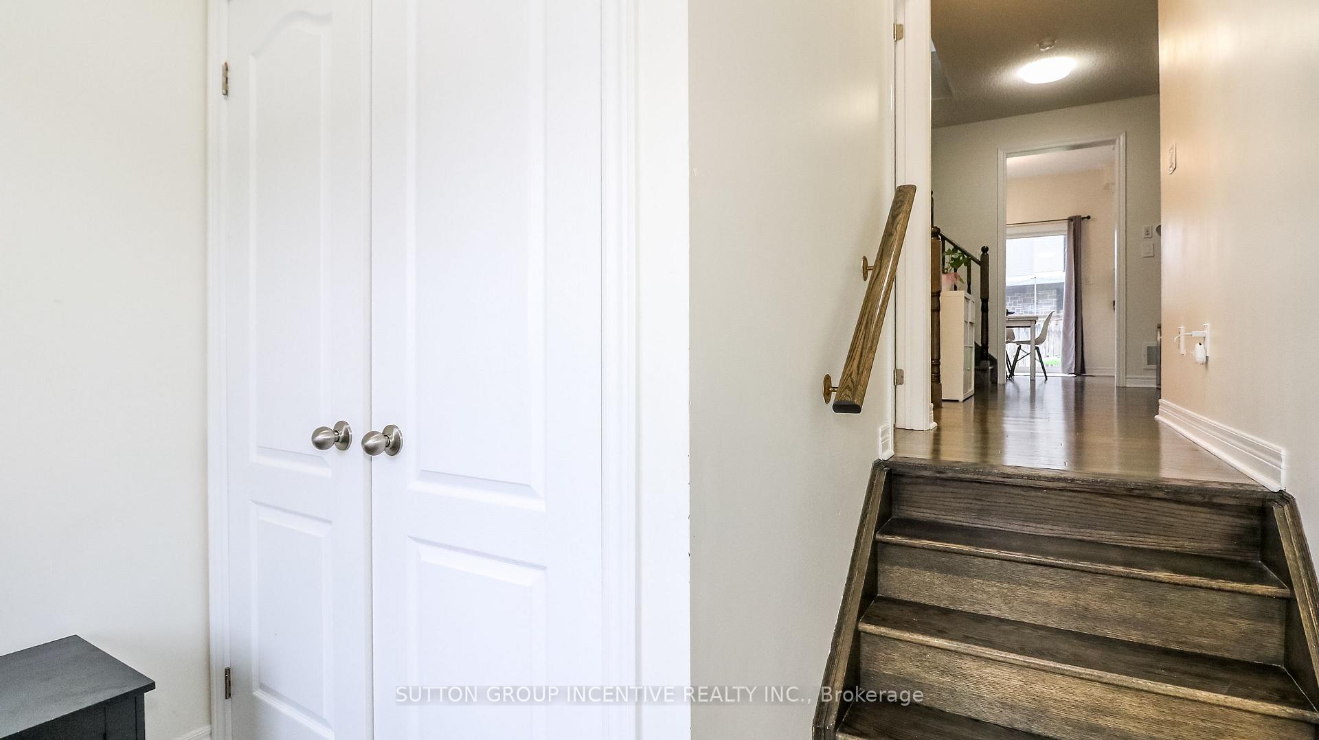 Photo 5 of 52 Snelgrove Crescent, Barrie, West Bayfield — HOMEH