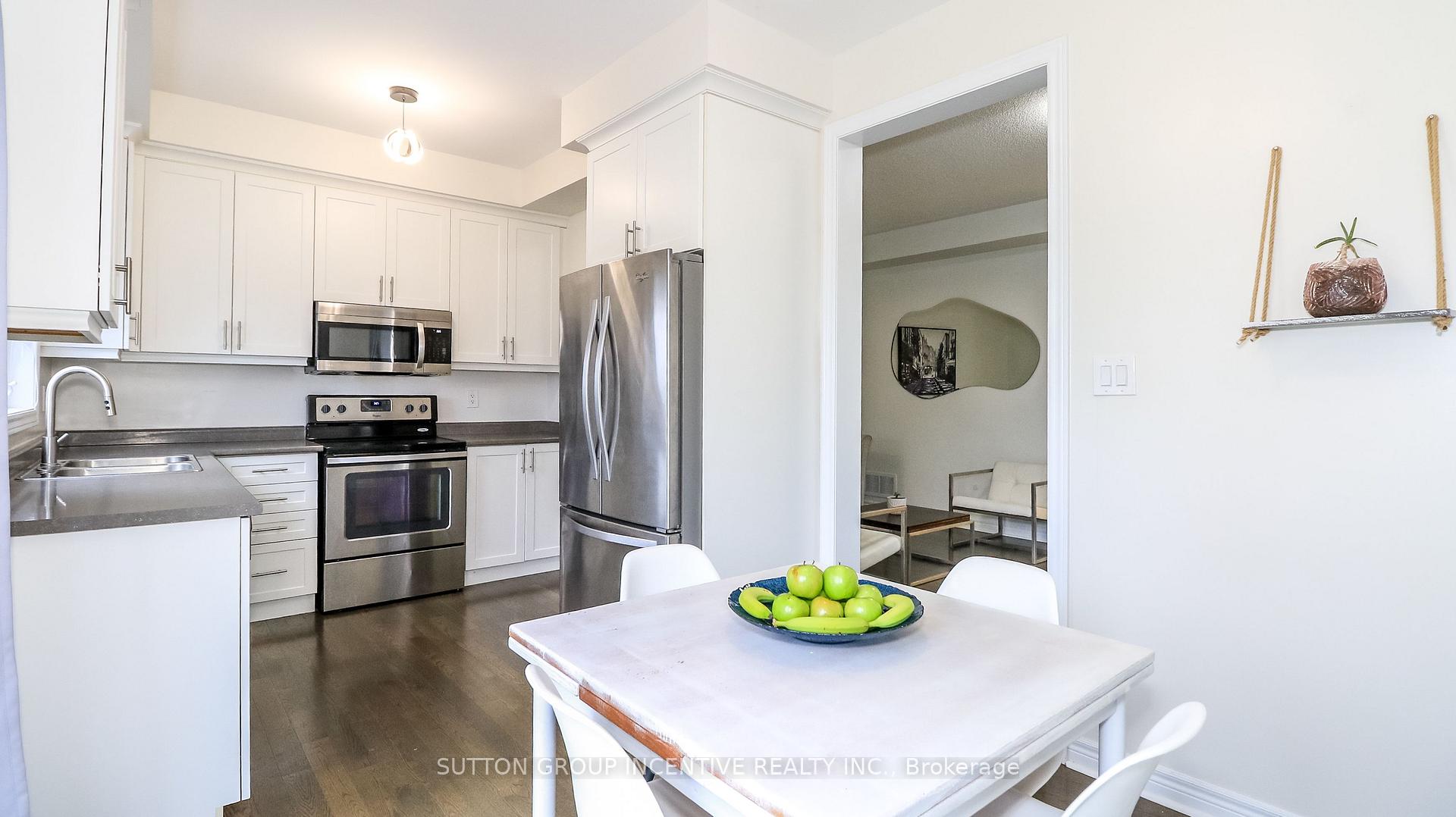 Photo 10 of 52 Snelgrove Crescent, Barrie, West Bayfield — HOMEH