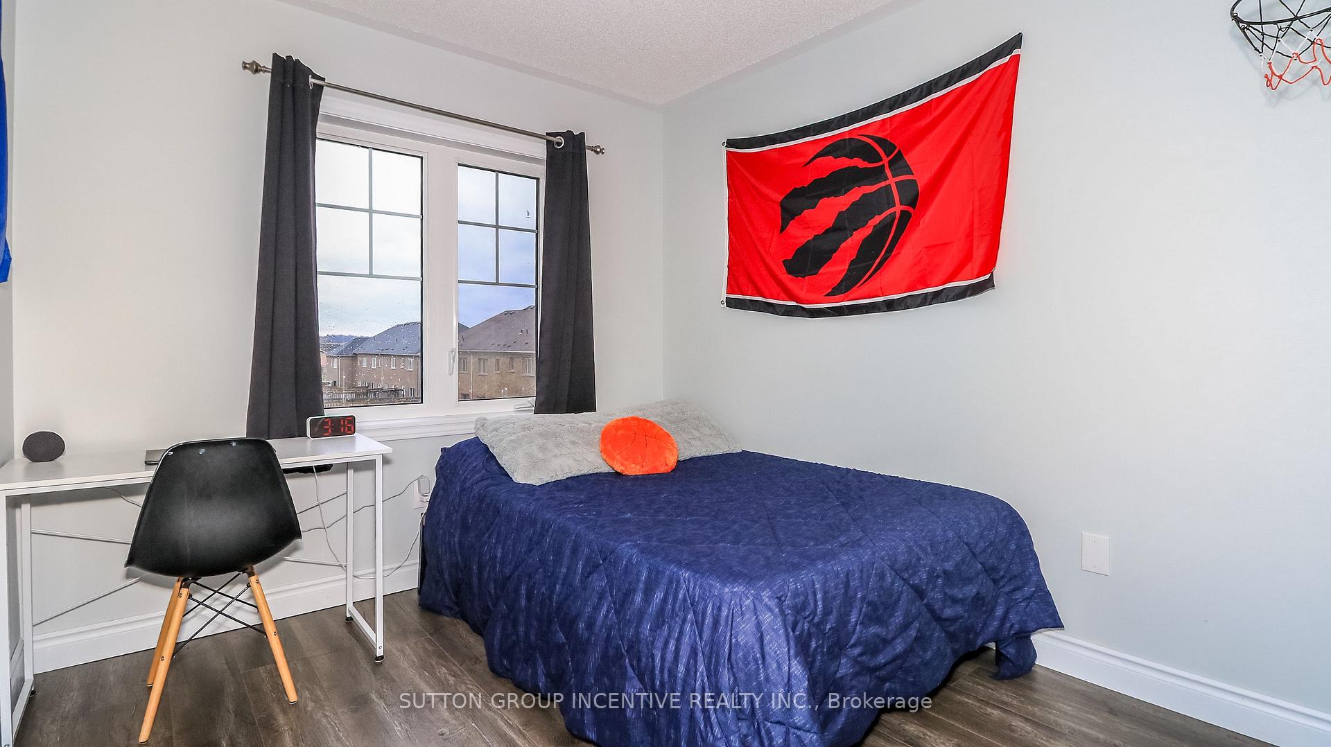 Photo 18 of 52 Snelgrove Crescent, Barrie, West Bayfield — HOMEH