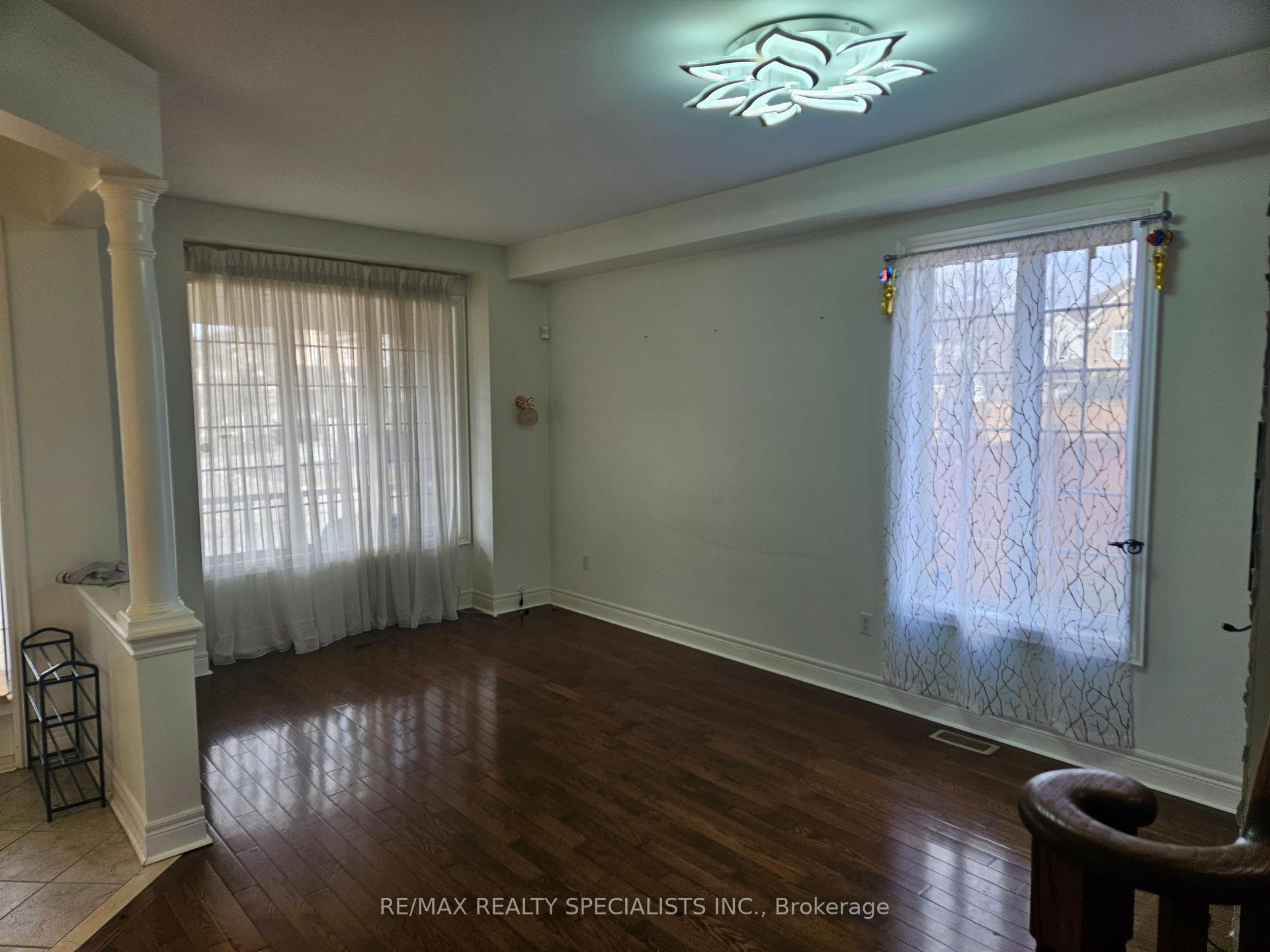 Photo 3 of Unit Upper, 3774 Arbourview Terrace, Mississauga, Churchill Meadows — HOMEH