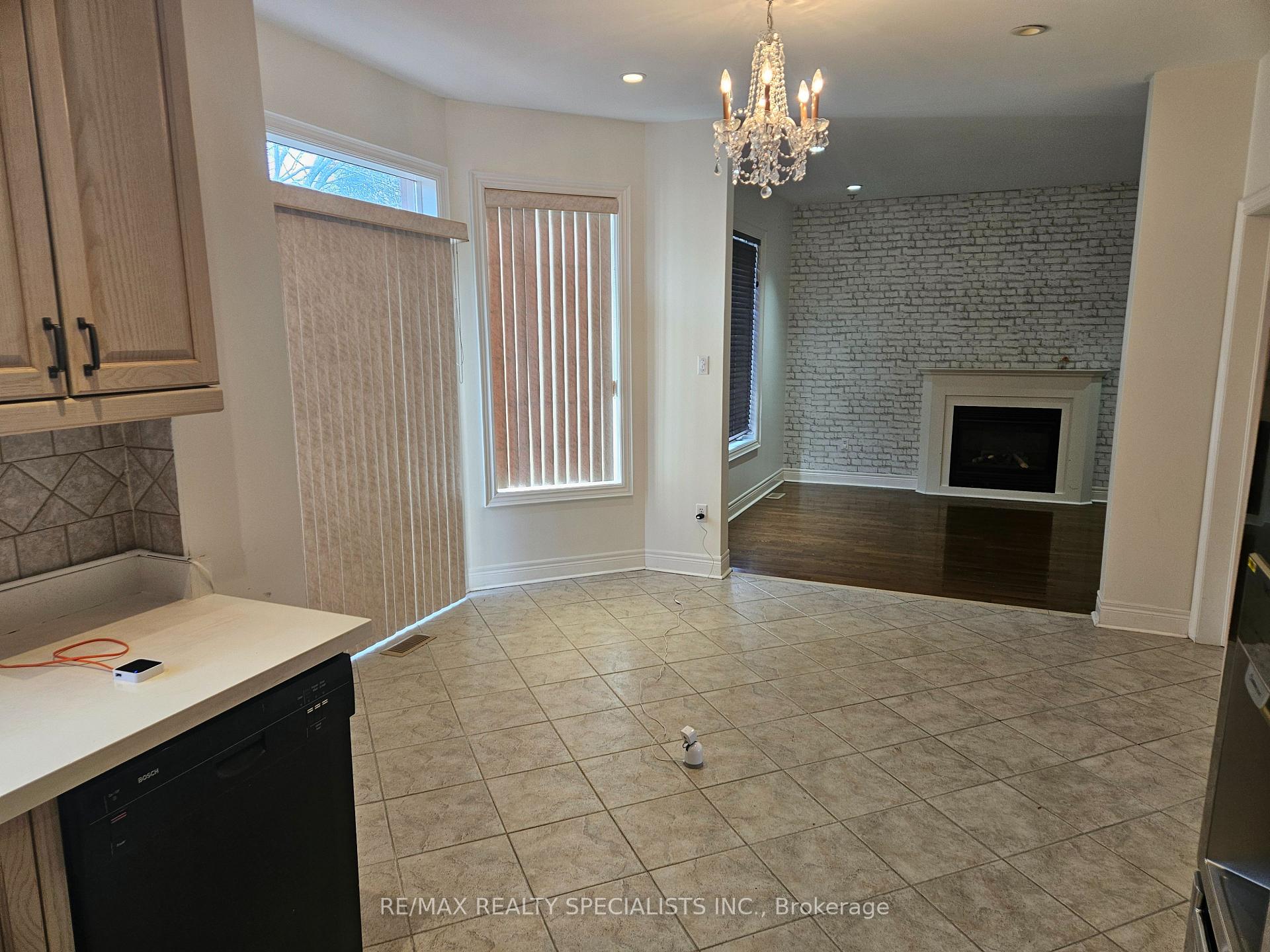 Photo 6 of Unit Upper, 3774 Arbourview Terrace, Mississauga, Churchill Meadows — HOMEH