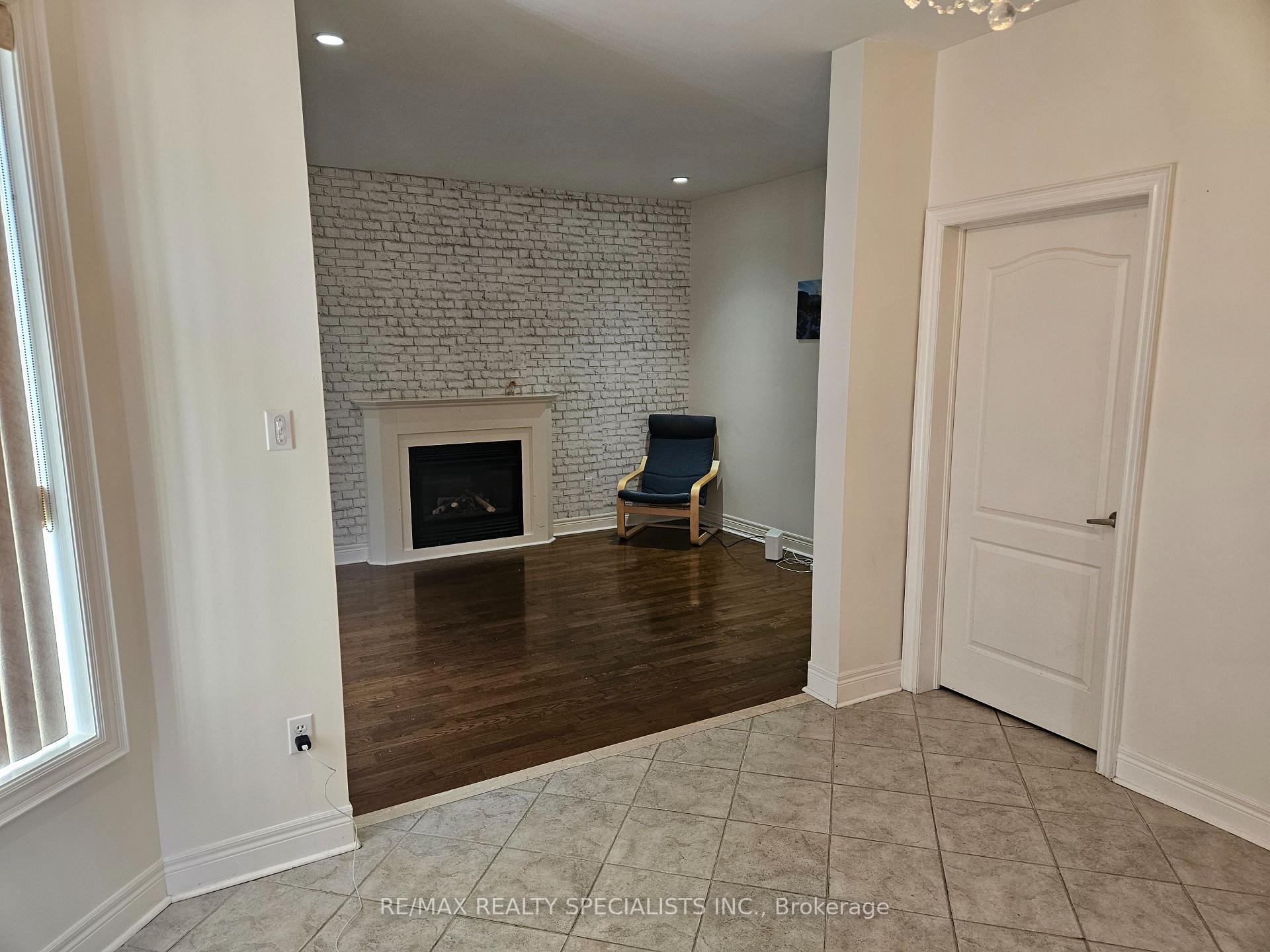 Photo 7 of Unit Upper, 3774 Arbourview Terrace, Mississauga, Churchill Meadows — HOMEH