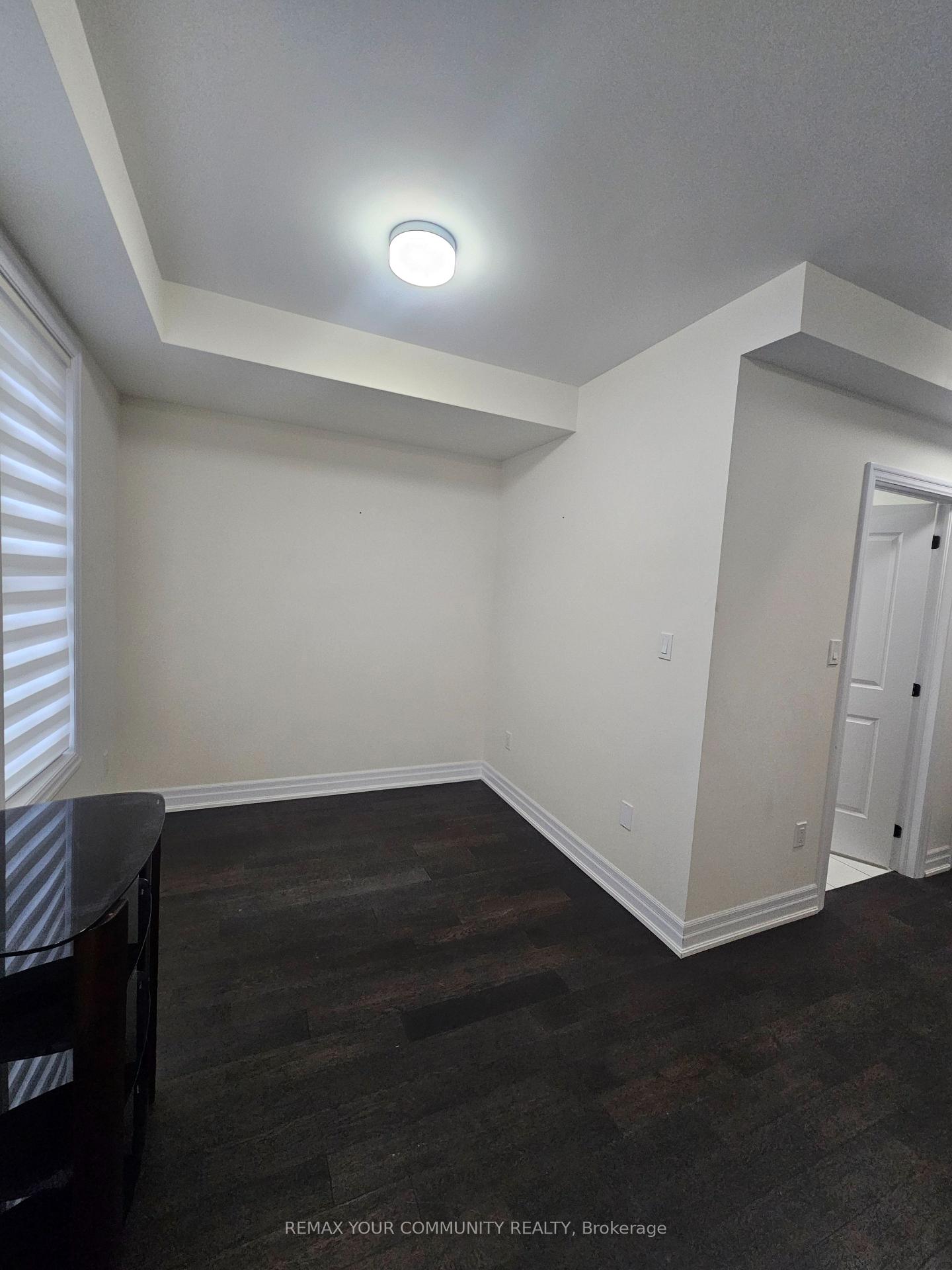 Photo 2 of 29 Amherst Circle, Vaughan, Maple — HOMEH