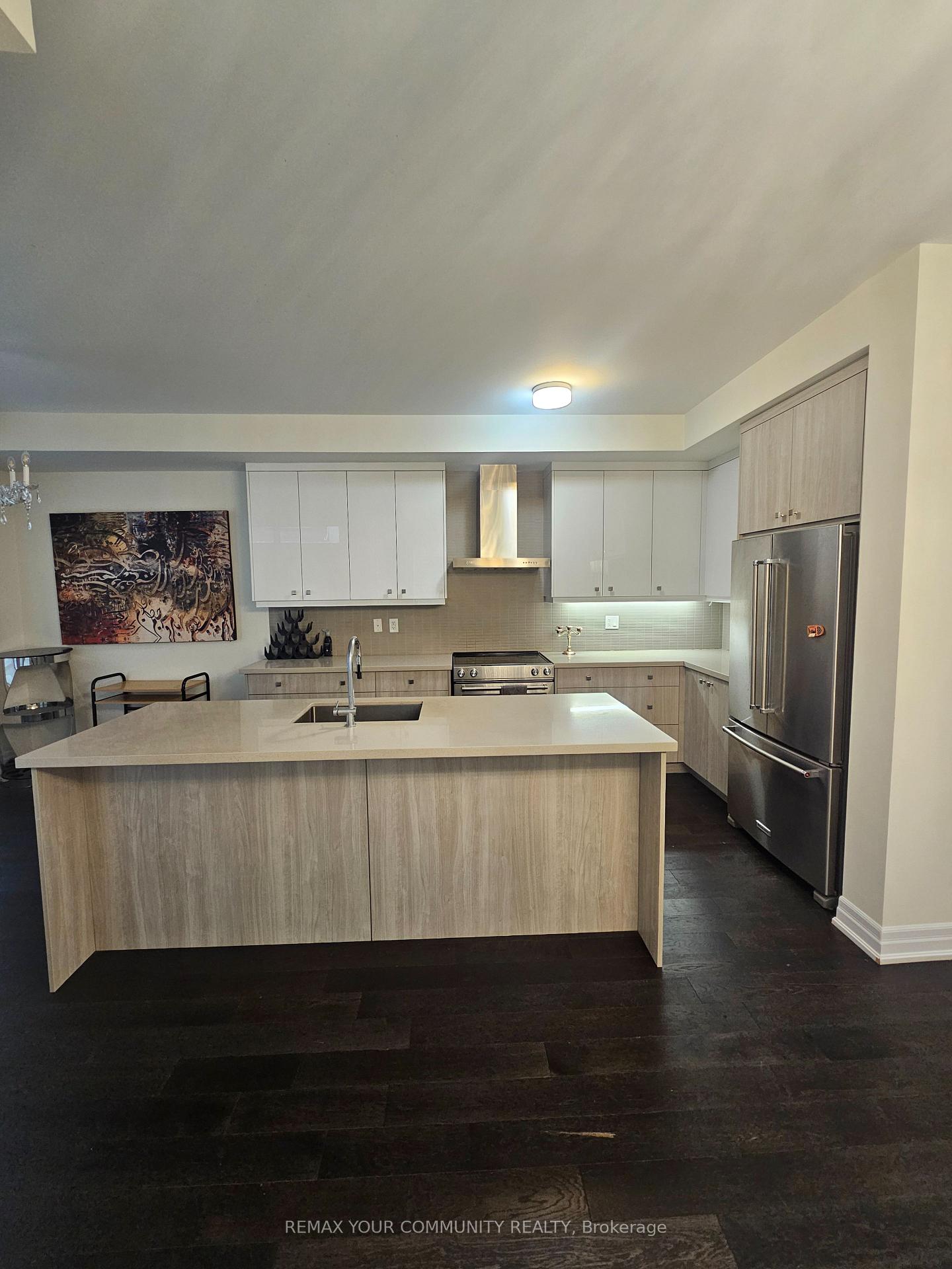 Photo 11 of 29 Amherst Circle, Vaughan, Maple — HOMEH