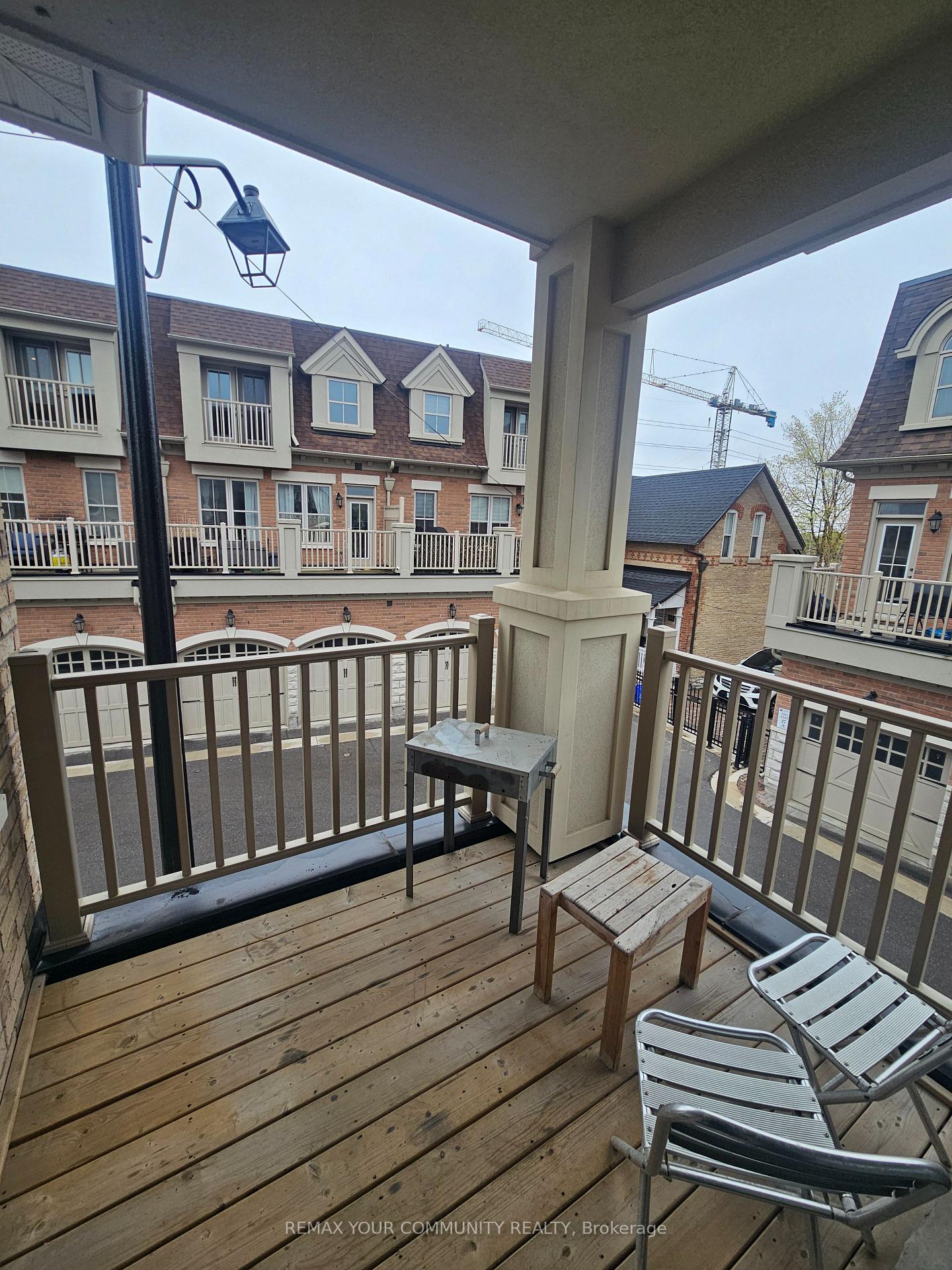 Photo 12 of 29 Amherst Circle, Vaughan, Maple — HOMEH
