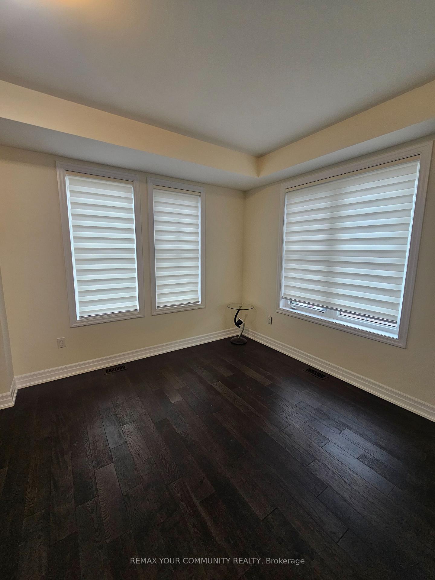 Photo 15 of 29 Amherst Circle, Vaughan, Maple — HOMEH