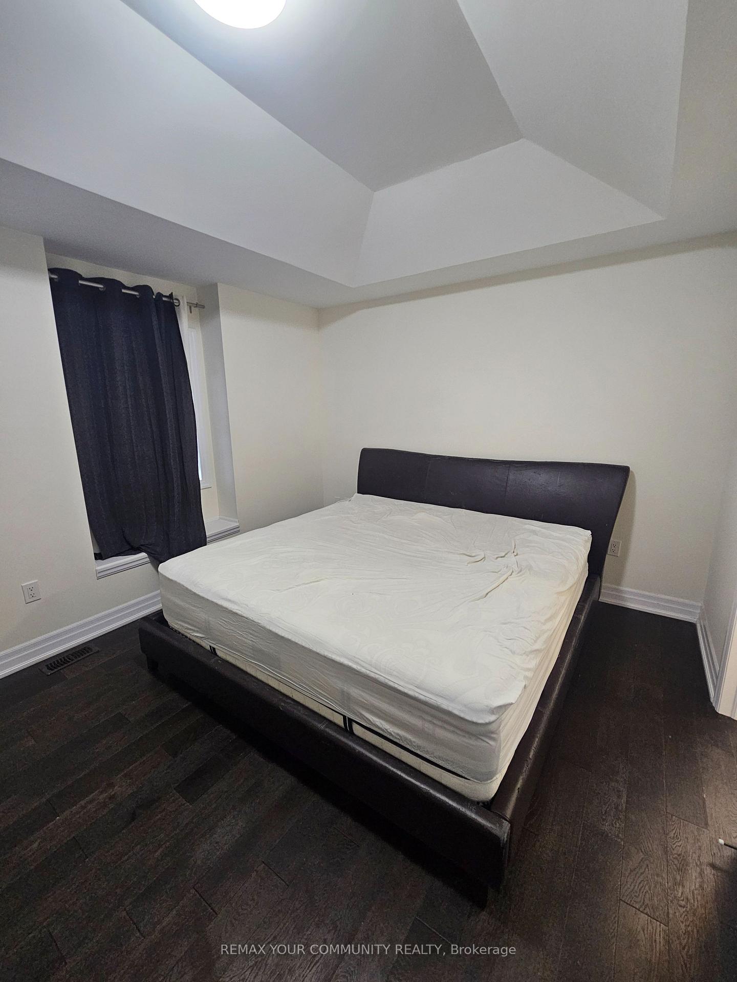 Photo 19 of 29 Amherst Circle, Vaughan, Maple — HOMEH