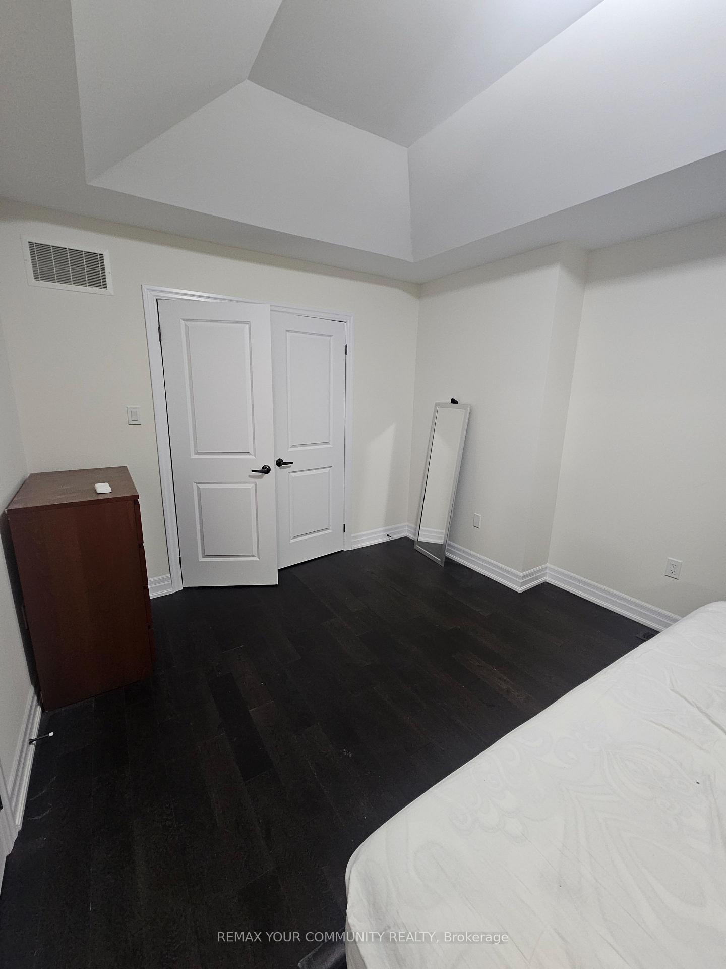 Photo 20 of 29 Amherst Circle, Vaughan, Maple — HOMEH