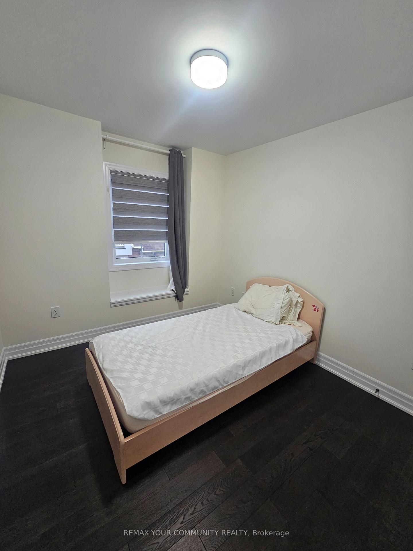 Photo 24 of 29 Amherst Circle, Vaughan, Maple — HOMEH