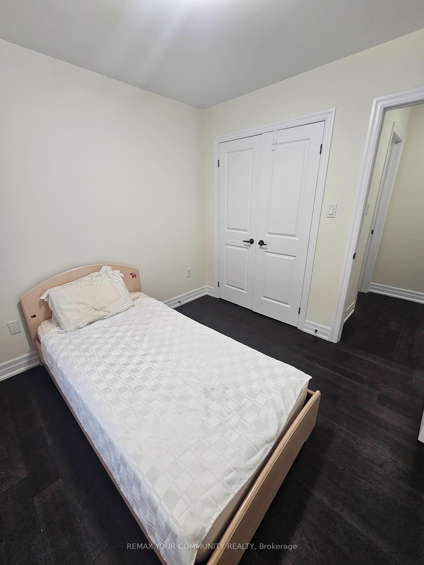 Photo 25 of 29 Amherst Circle, Vaughan, Maple — HOMEH