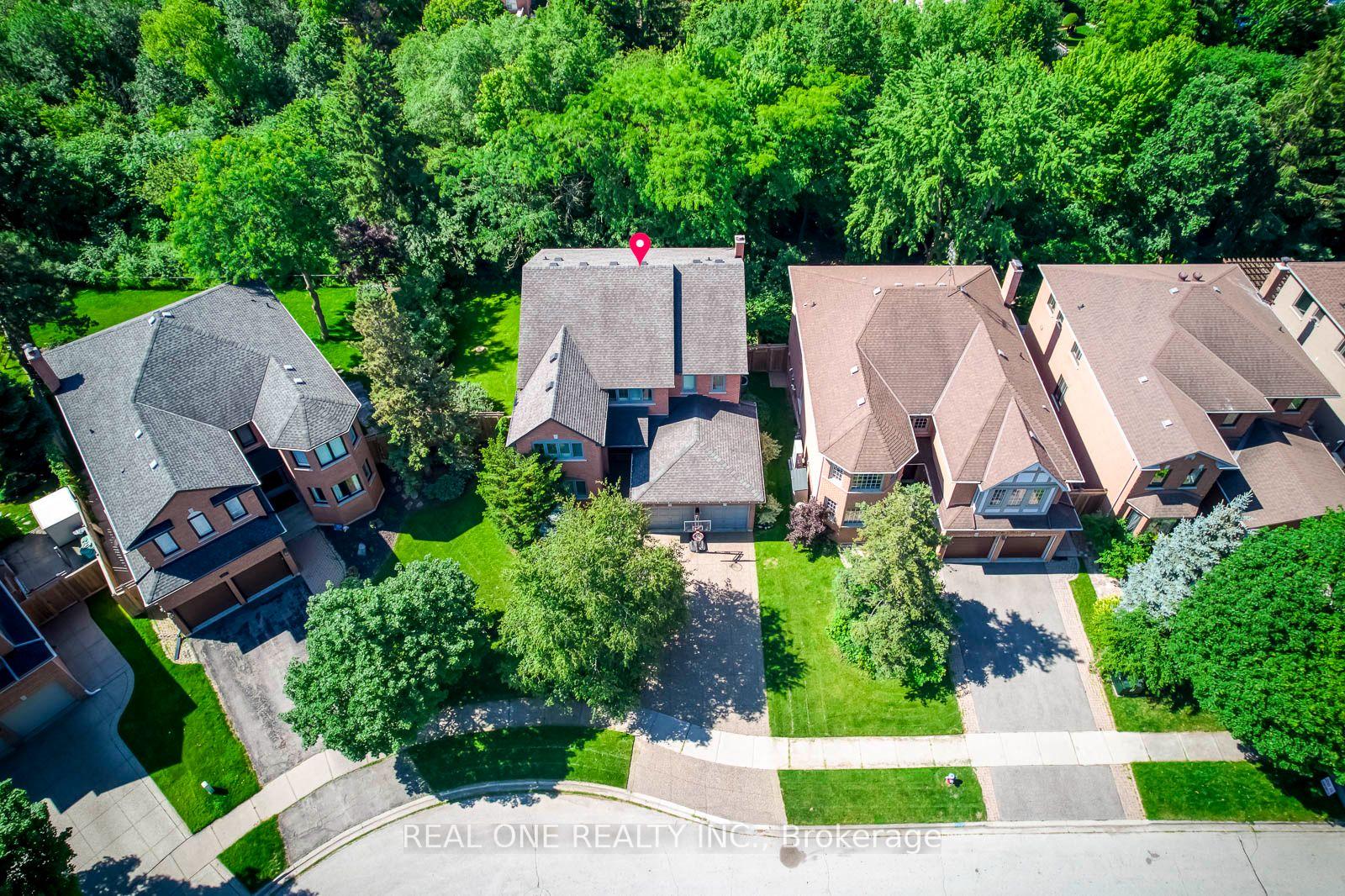 Photo 2 of 395 March Crescent, Oakville, River Oaks — HOMEH