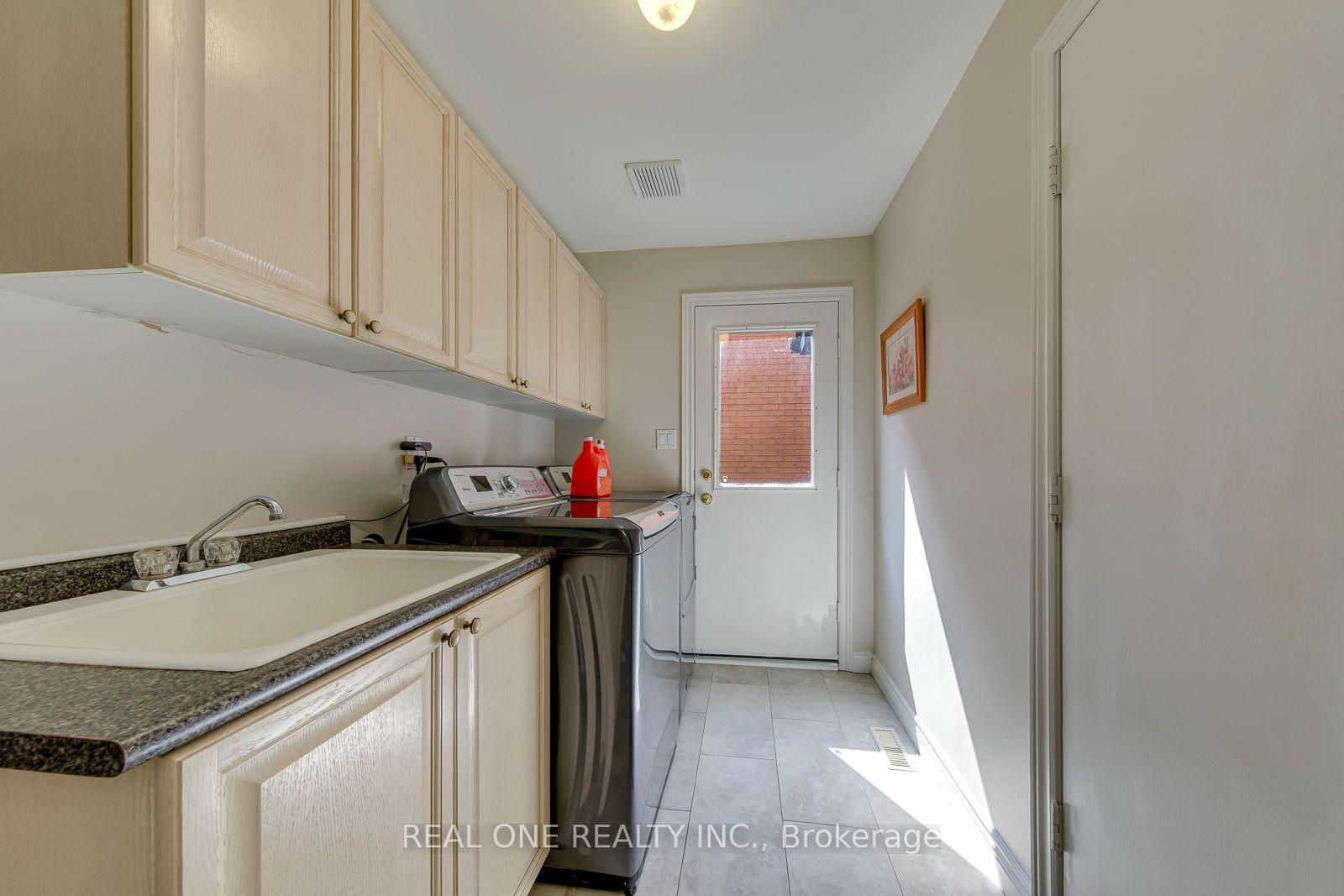 Photo 22 of 395 March Crescent, Oakville, River Oaks — HOMEH