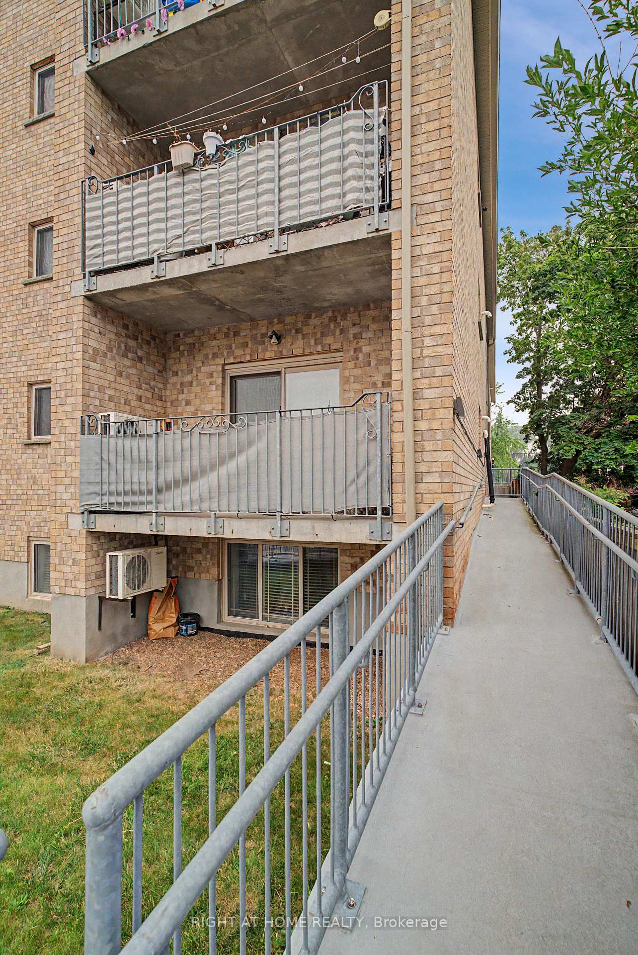Photo 7 of Unit 403, 1522 King Street E, Kitchener, Eastwood — HOMEH