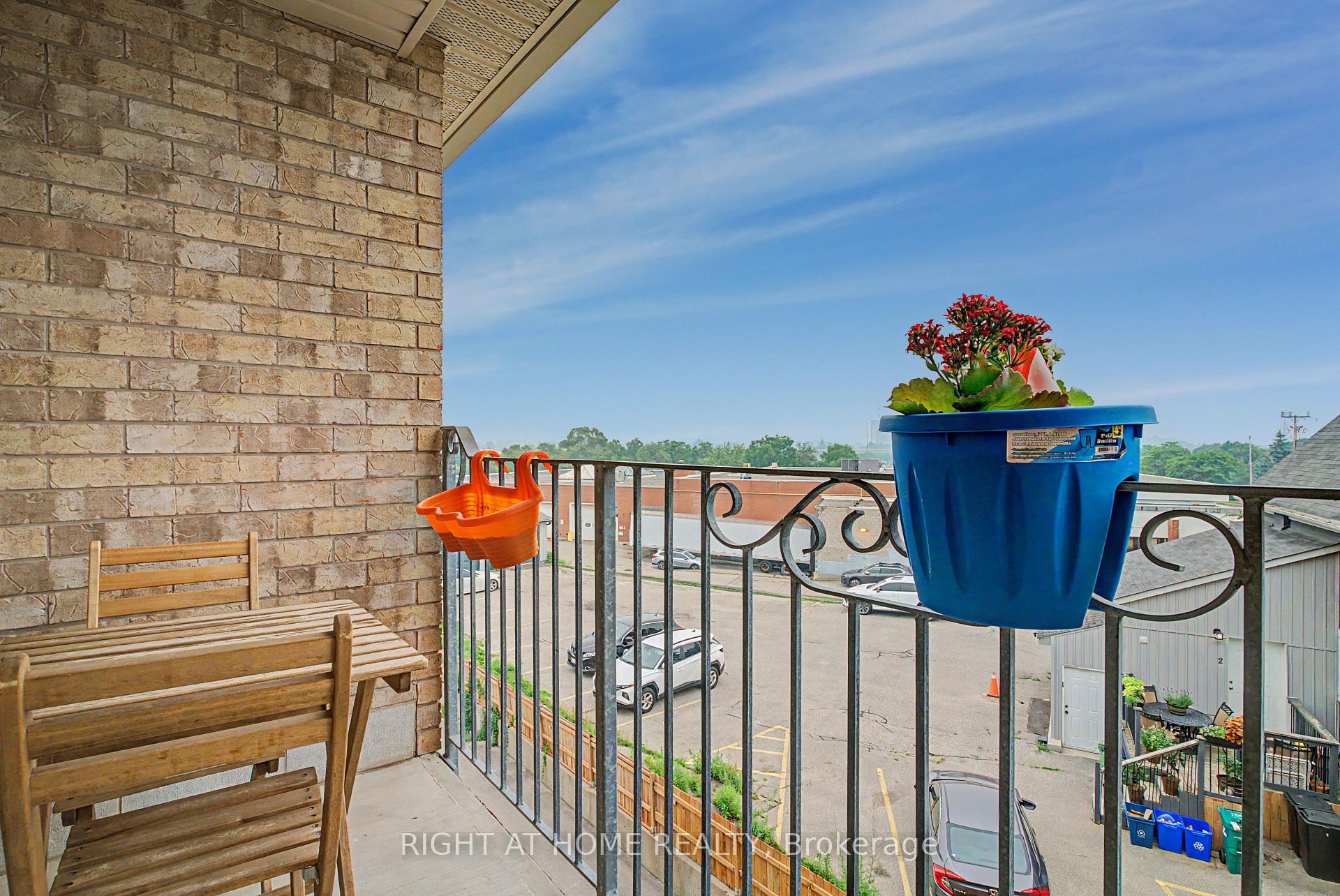 Photo 21 of Unit 403, 1522 King Street E, Kitchener, Eastwood — HOMEH