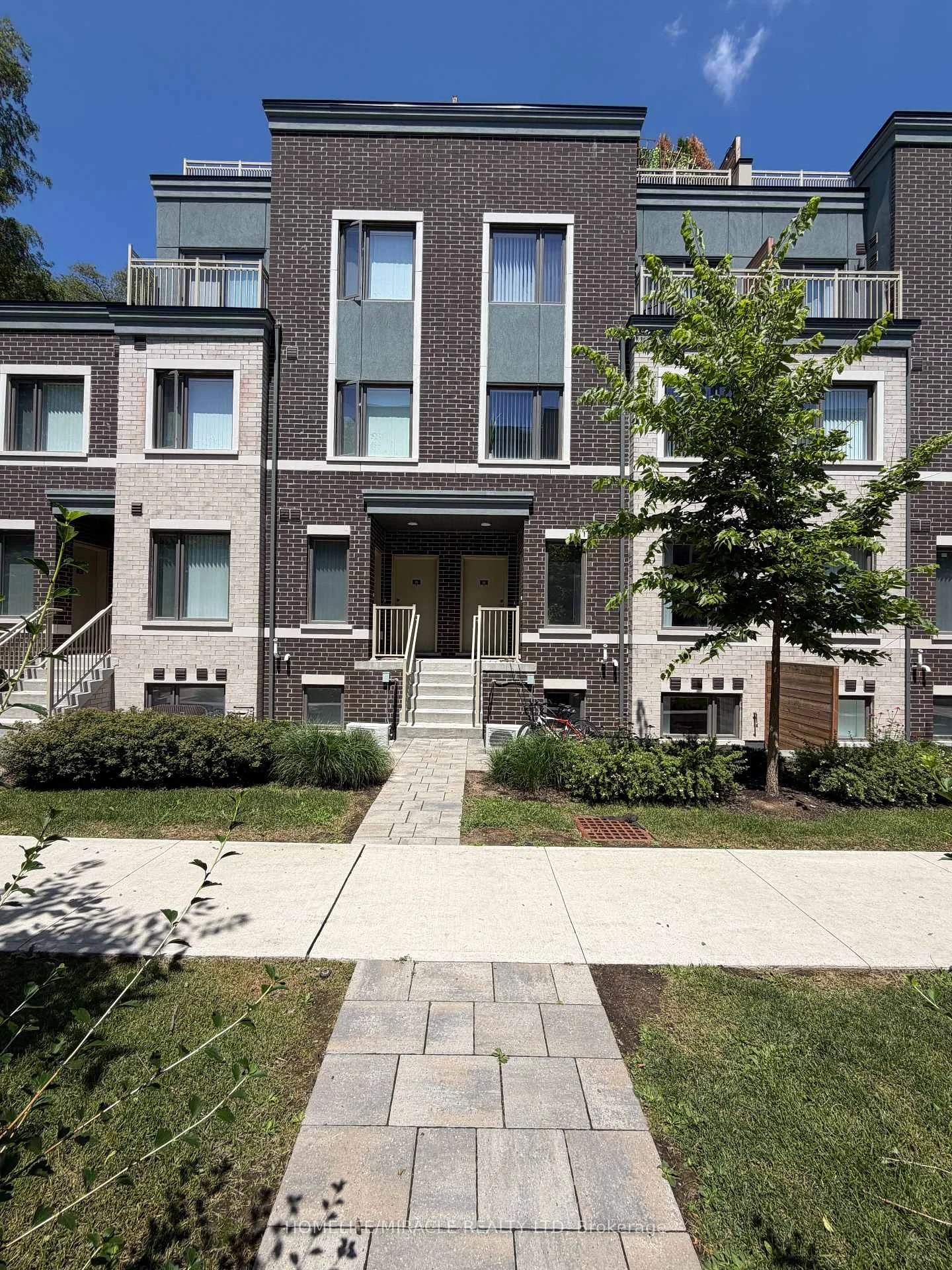 Photo 4 of Unit 87, 20 William Jackson Way, Etobicoke, New Toronto — HOMEH