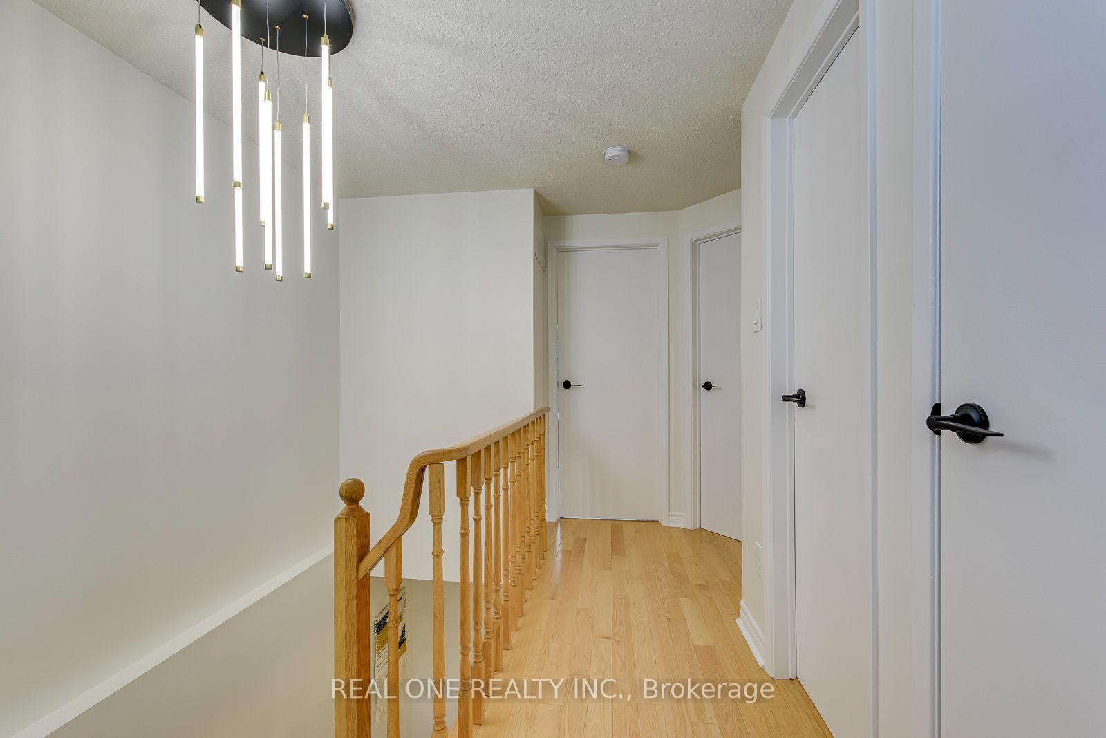 Photo 18 of 741 Queensbridge Drive, Mississauga, Creditview — HOMEH