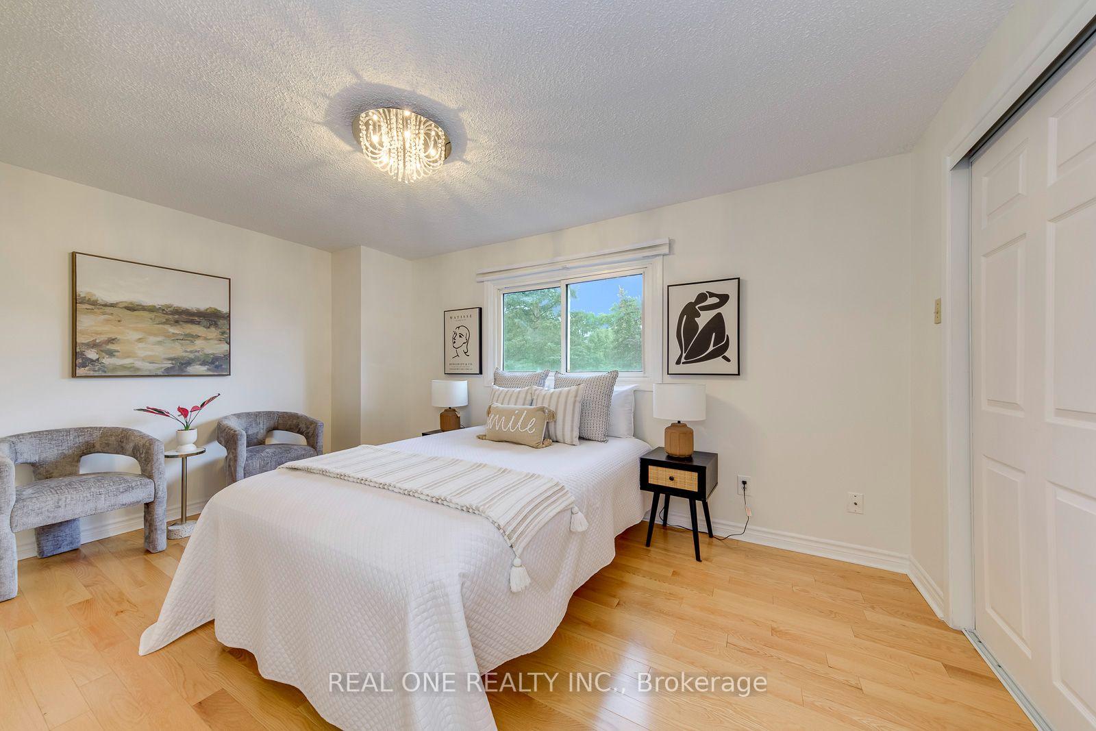 Photo 19 of 741 Queensbridge Drive, Mississauga, Creditview — HOMEH
