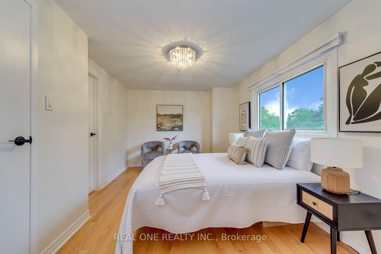 Photo 20 of 741 Queensbridge Drive, Mississauga, Creditview — HOMEH