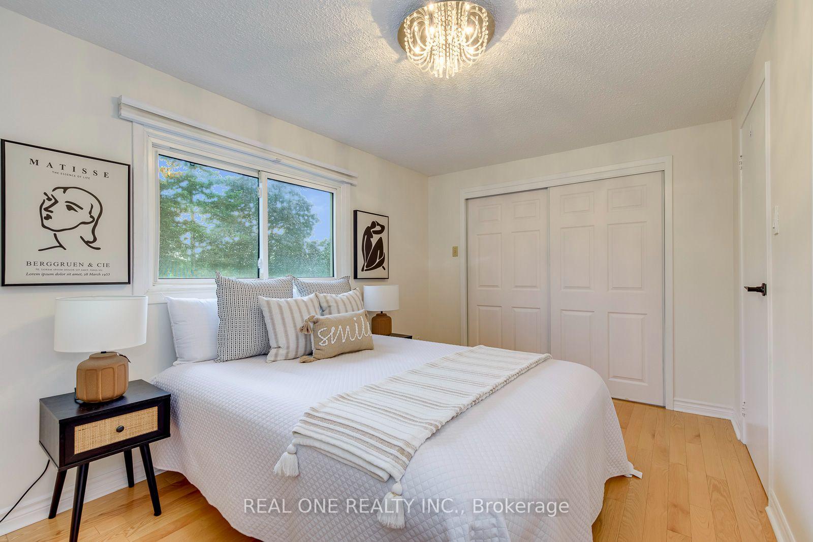 Photo 21 of 741 Queensbridge Drive, Mississauga, Creditview — HOMEH
