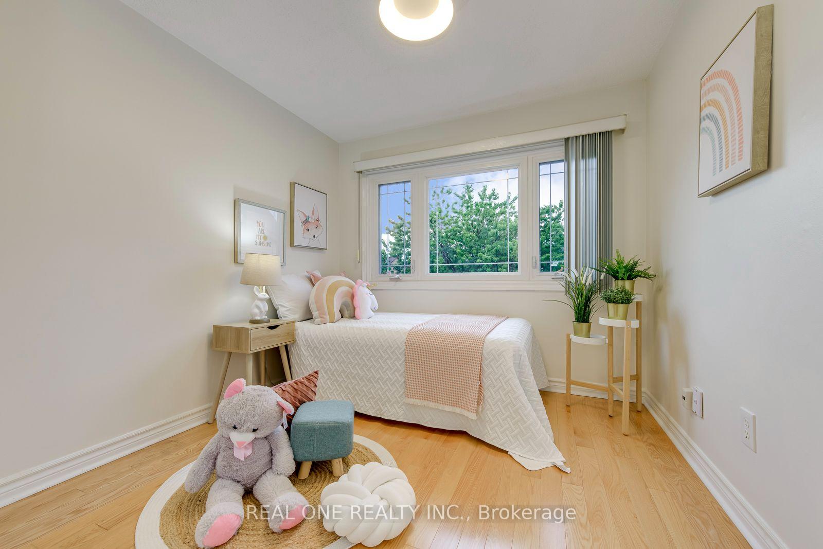 Photo 24 of 741 Queensbridge Drive, Mississauga, Creditview — HOMEH
