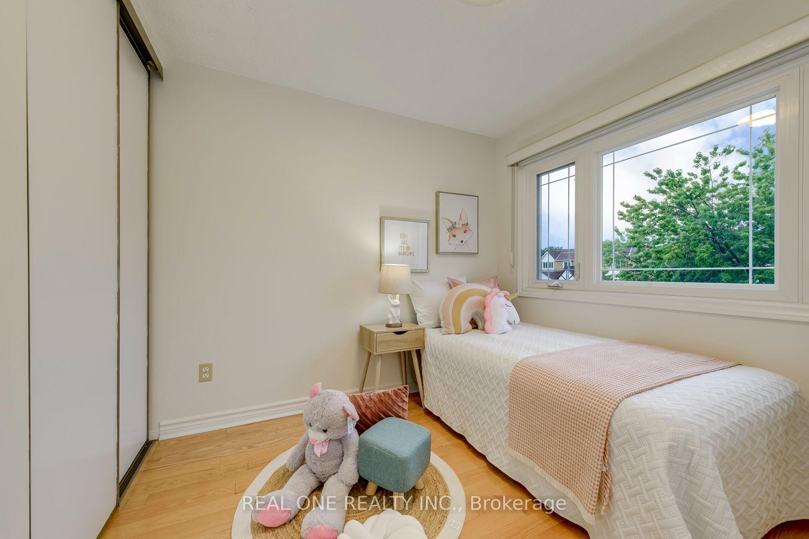 Photo 25 of 741 Queensbridge Drive, Mississauga, Creditview — HOMEH