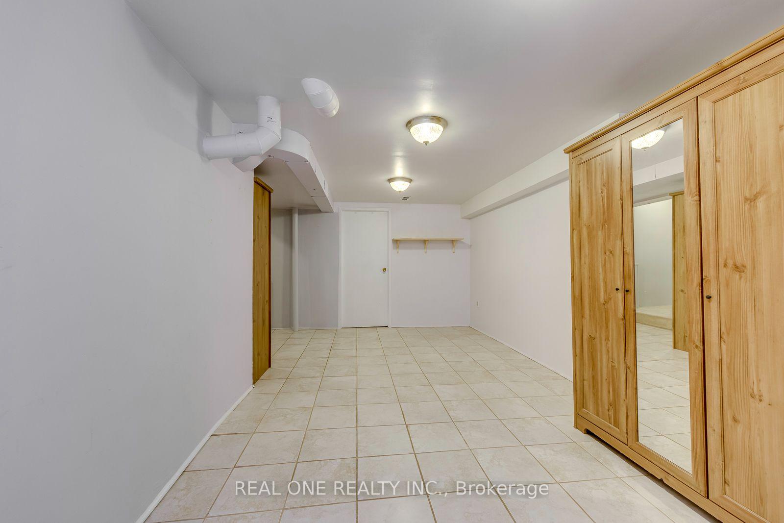Photo 31 of 741 Queensbridge Drive, Mississauga, Creditview — HOMEH