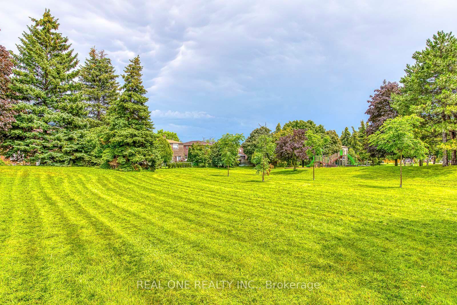 Photo 40 of 741 Queensbridge Drive, Mississauga, Creditview — HOMEH