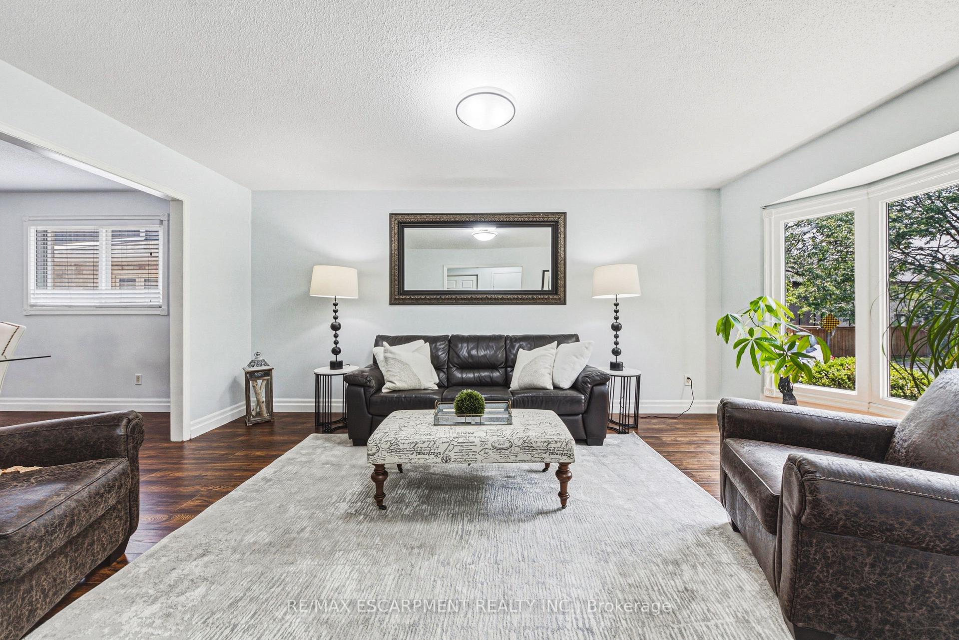 Photo 6 of 2206 Donald Road, Burlington, Headon — HOMEH