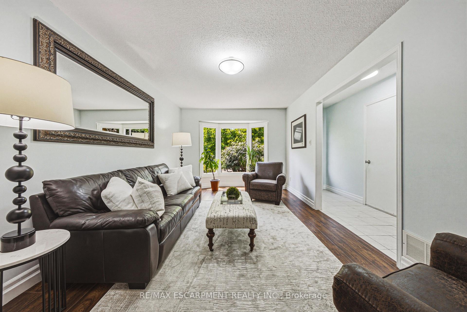 Photo 7 of 2206 Donald Road, Burlington, Headon — HOMEH