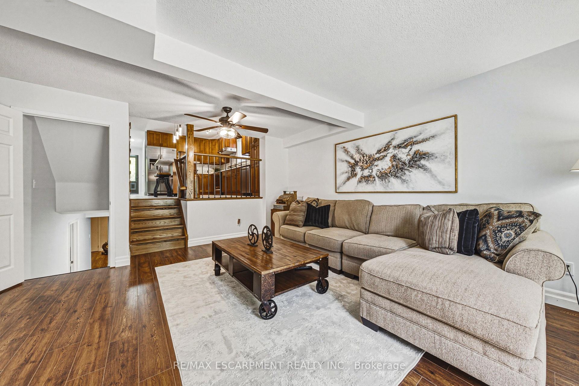 Photo 16 of 2206 Donald Road, Burlington, Headon — HOMEH