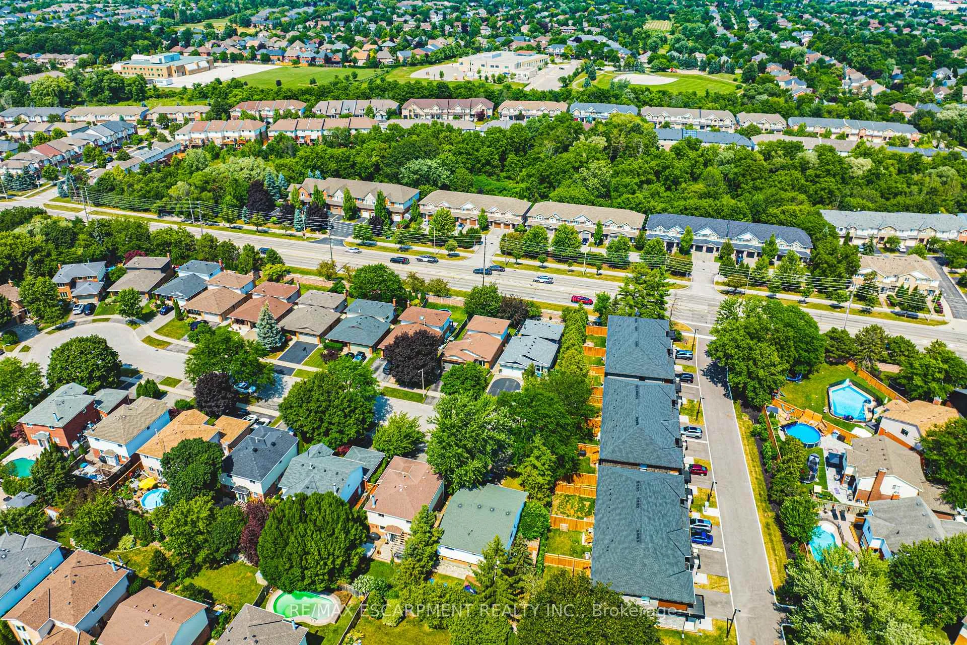 Photo 12 of 2206 Donald Road, Burlington, Headon — HOMEH