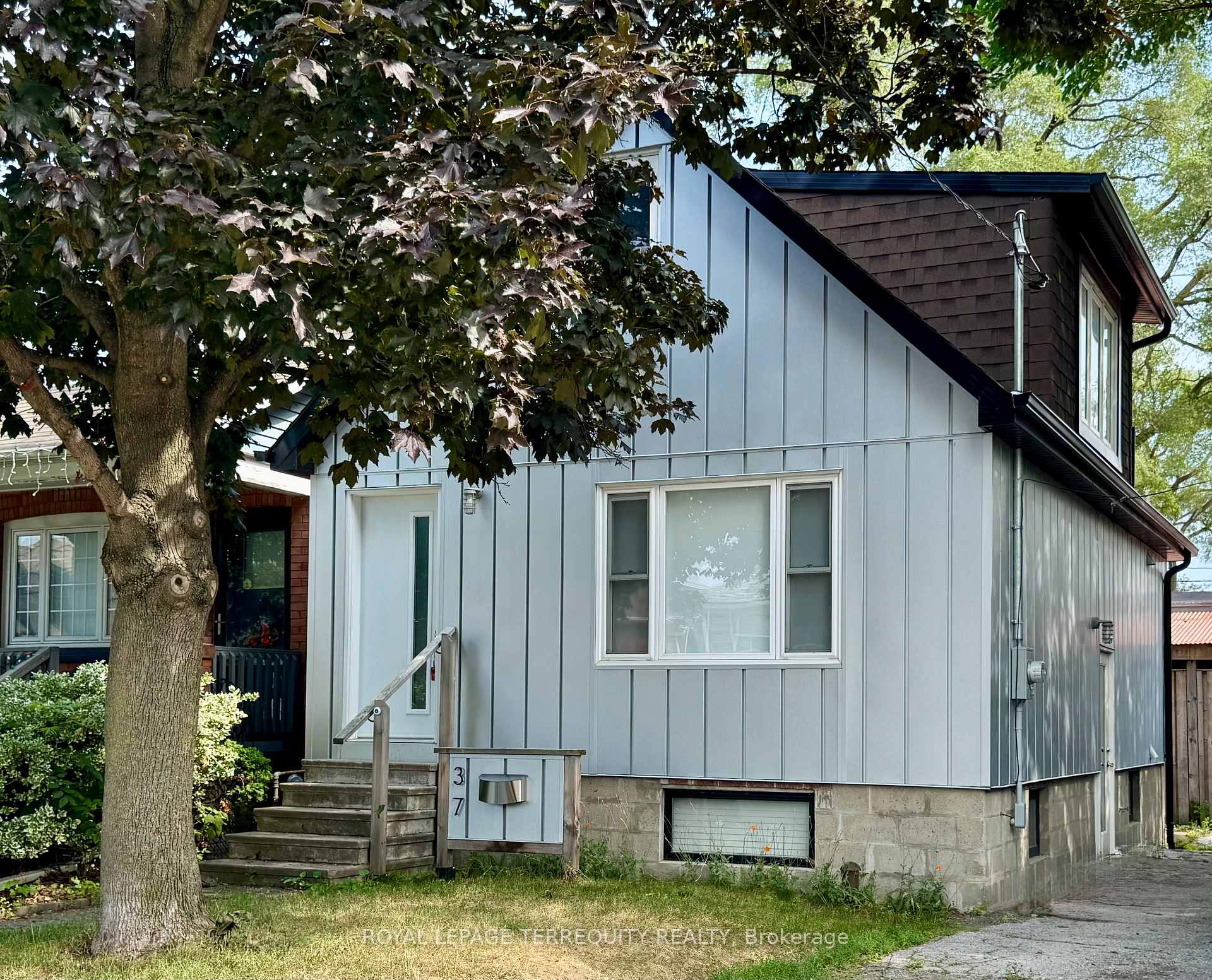 Photo 1 of 37 White Avenue, Toronto, Rockcliffe-Smythe — HOMEH