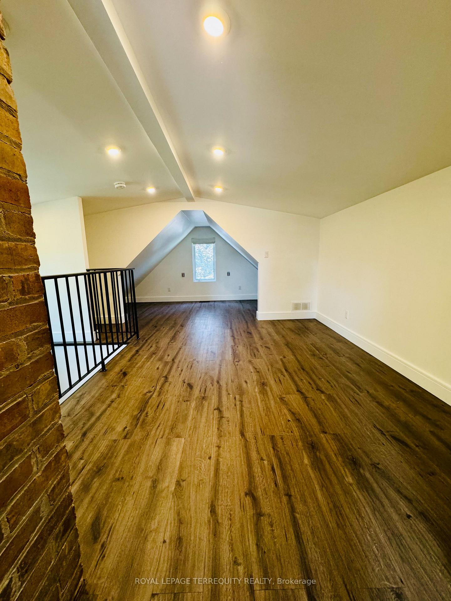 Photo 9 of 37 White Avenue, Toronto, Rockcliffe-Smythe — HOMEH