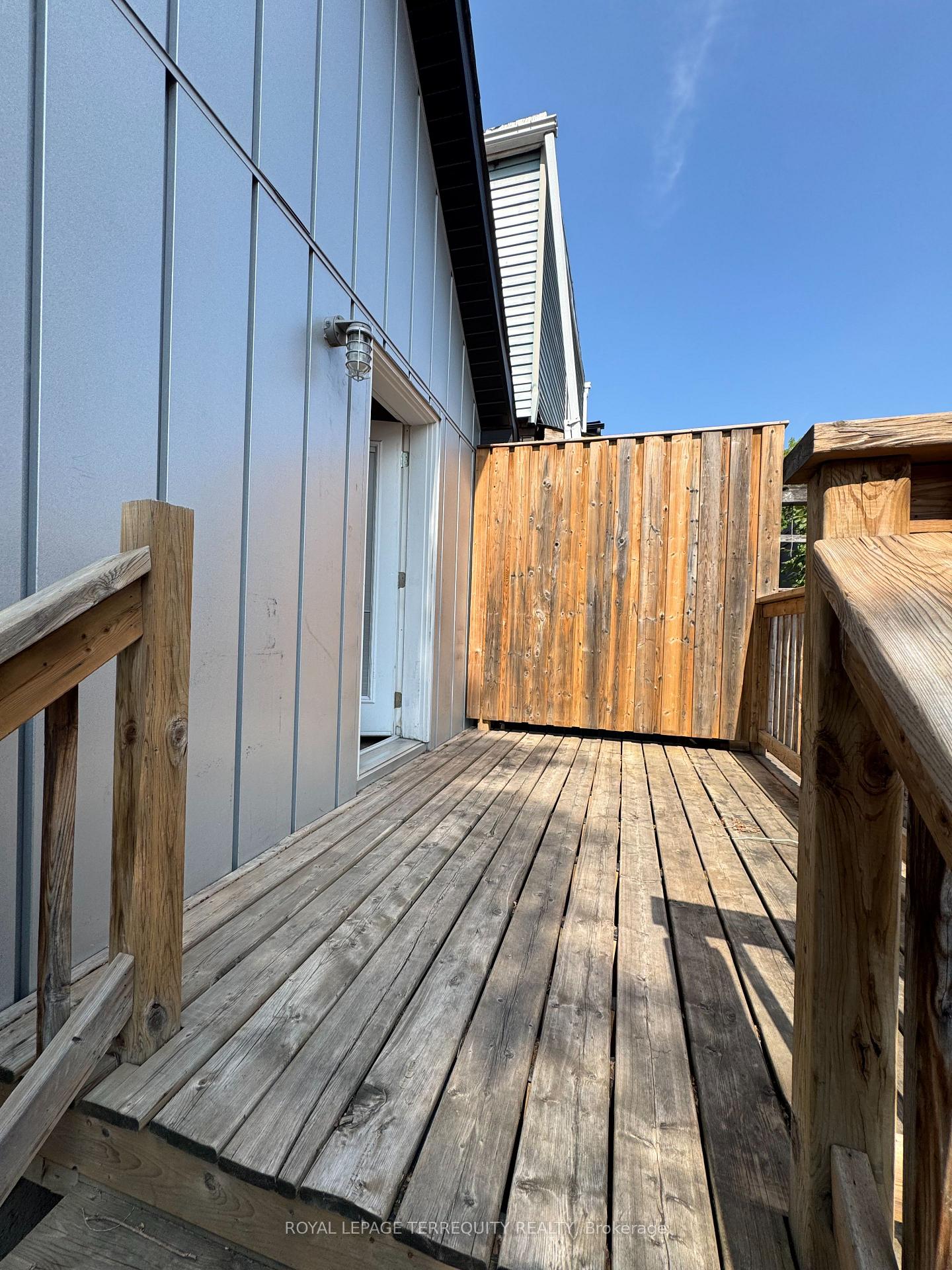 Photo 29 of 37 White Avenue, Toronto, Rockcliffe-Smythe — HOMEH