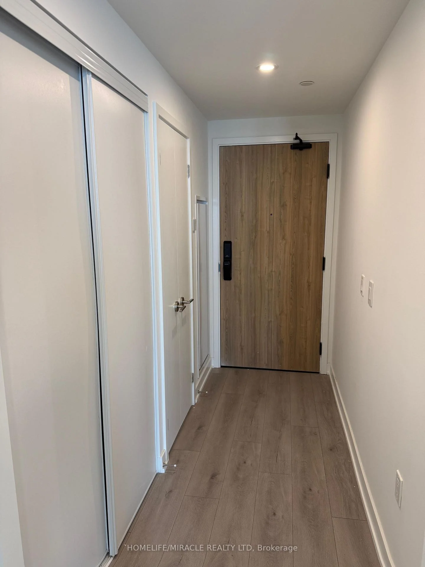 Photo 3 of Unit 2913, 1 Fairview Road, Mississauga, Mississauga Valleys — HOMEH