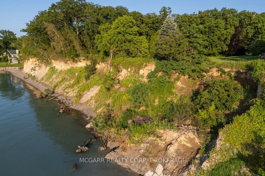 Photo 6 of 1258 Lakeshore Street W, St. Catharines, Rural Port — HOMEH