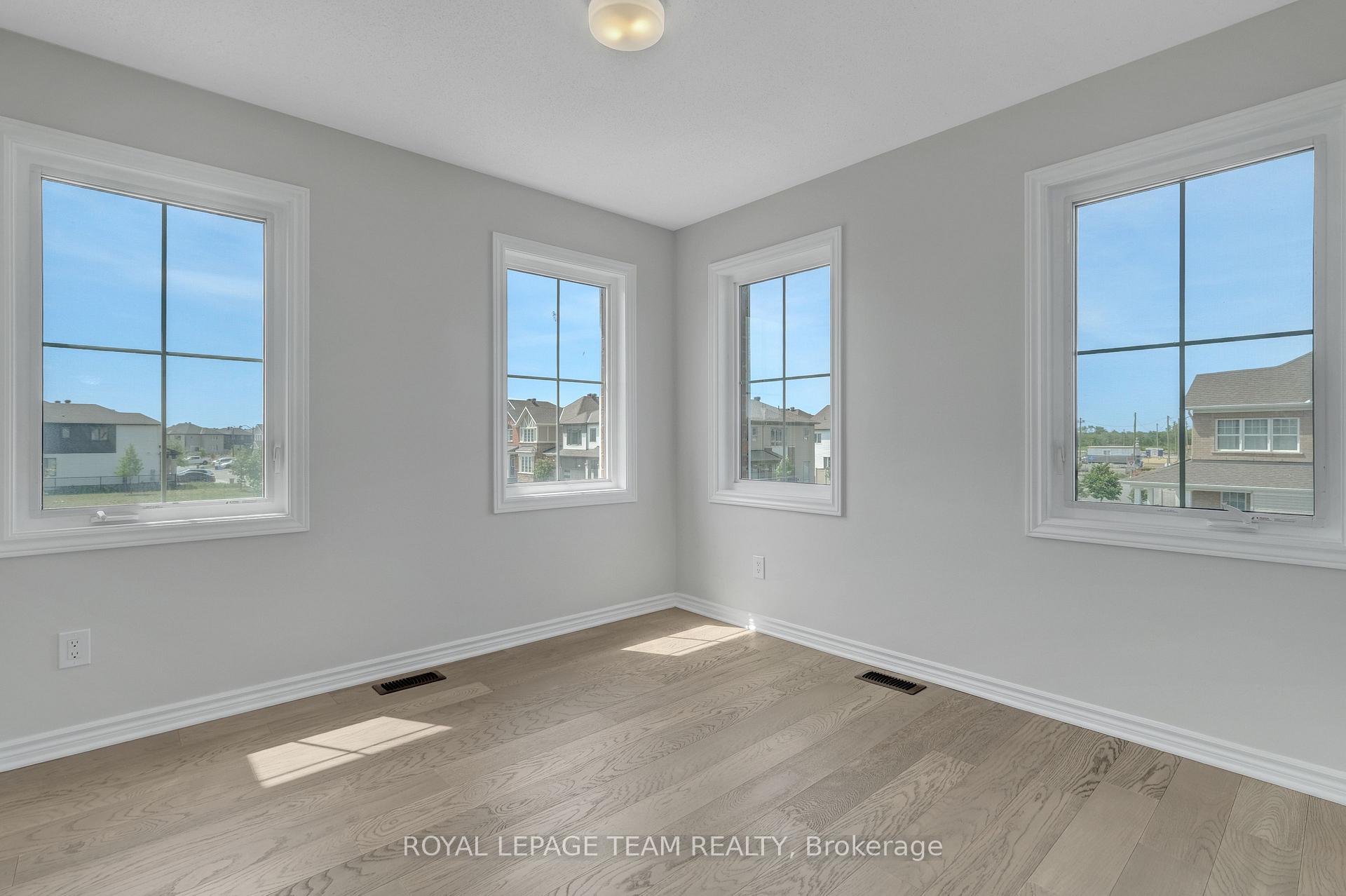 Photo 35 of 133 Celestial Grove, Ottawa, Barrhaven - Half Moon Bay — HOMEH