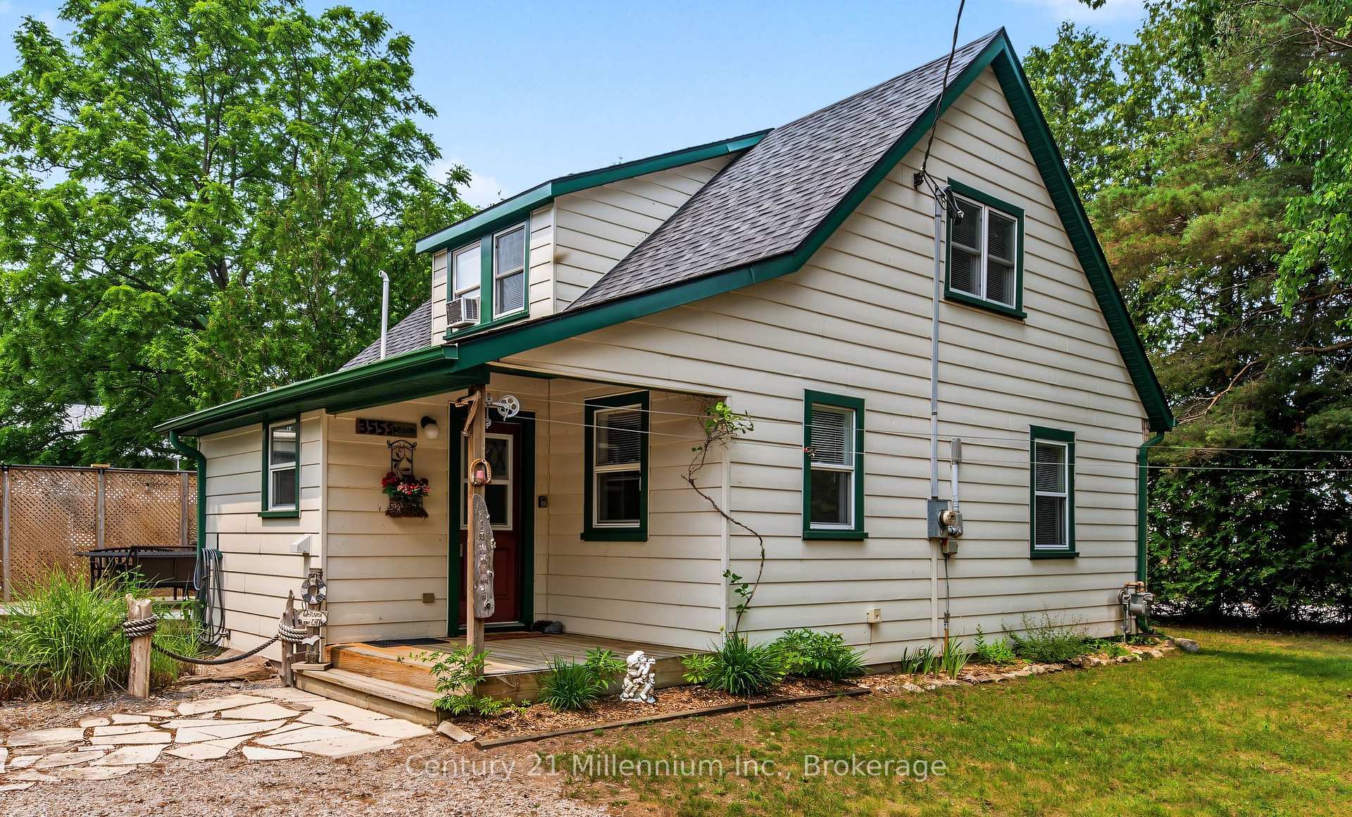 Photo of 355 Spence Street