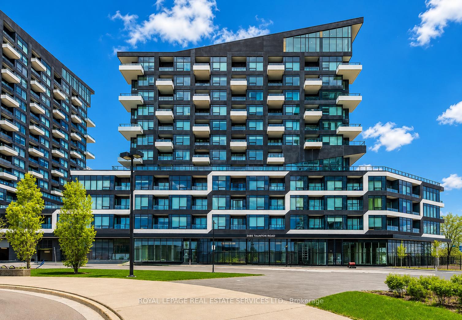 Front of Unit 726, 2485 Taunton Road