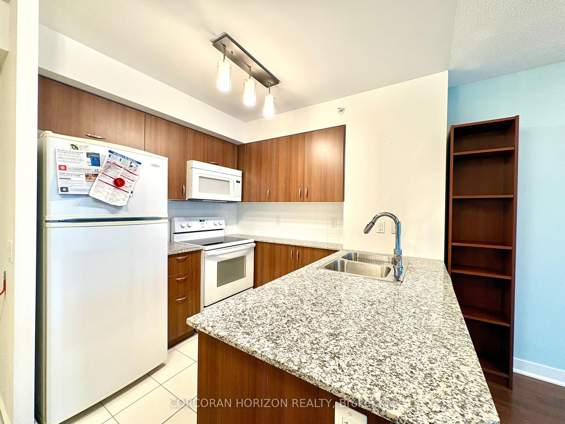 Photo 4 of Unit 708, 5740 Yonge Street, North York, Newtonbrook West — HOMEH