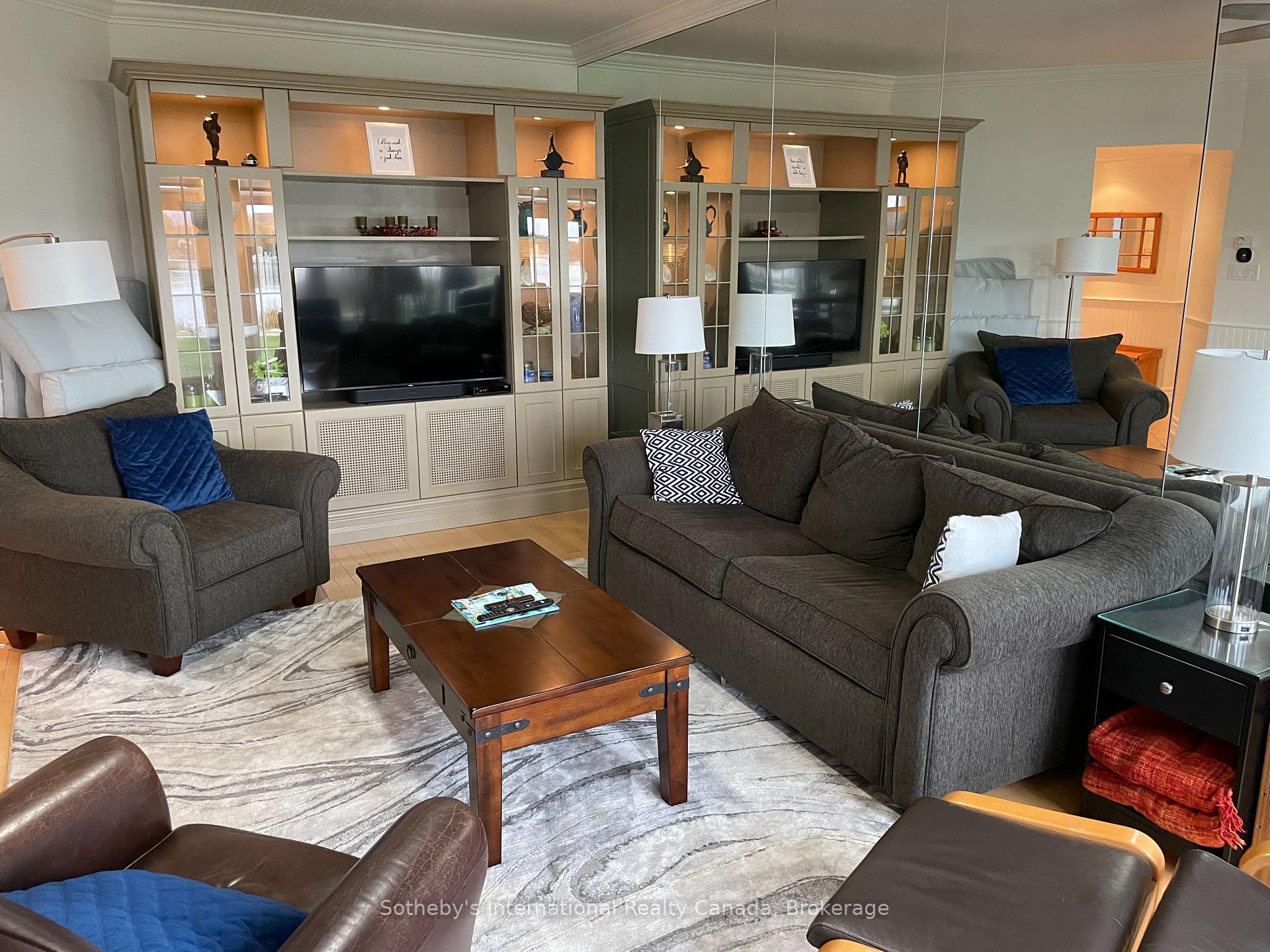 Photo 8 of 871 Suncrest Circle, Collingwood — HOMEH