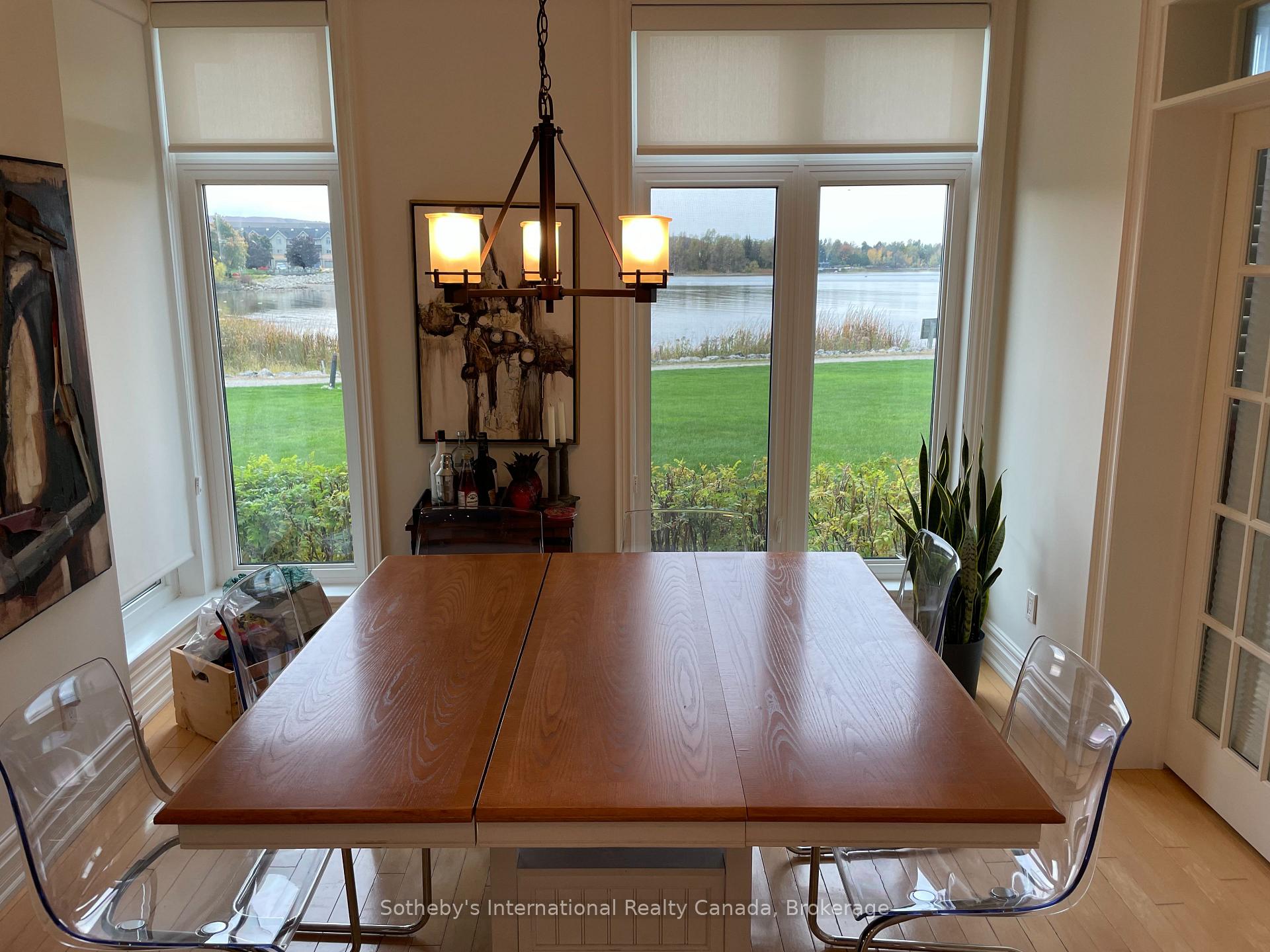 Photo 12 of 871 Suncrest Circle, Collingwood — HOMEH