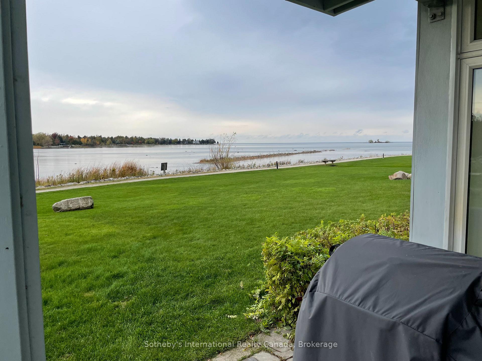 Photo 23 of 871 Suncrest Circle, Collingwood — HOMEH