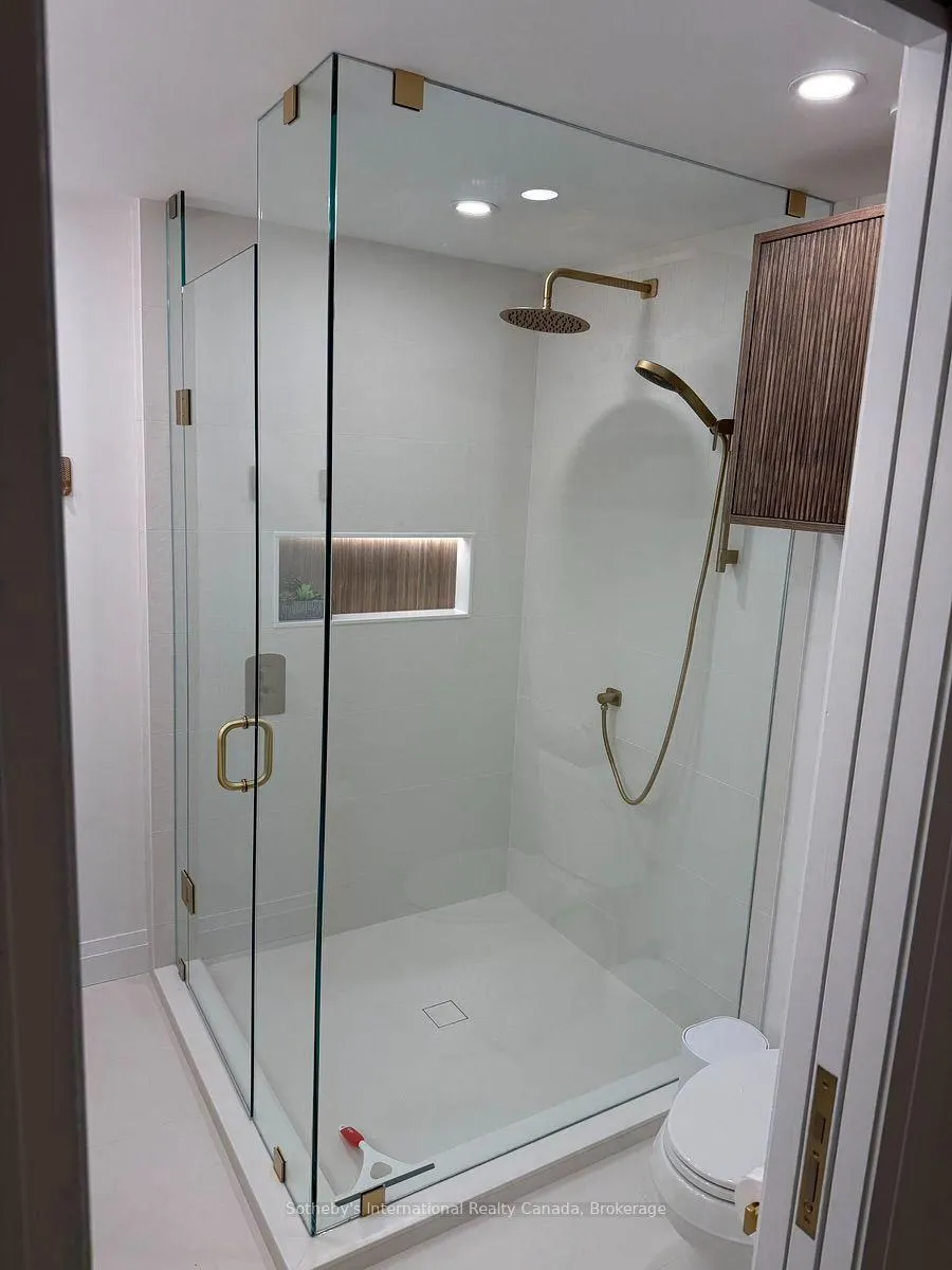 Photo 21 of 871 Suncrest Circle, Collingwood — HOMEH