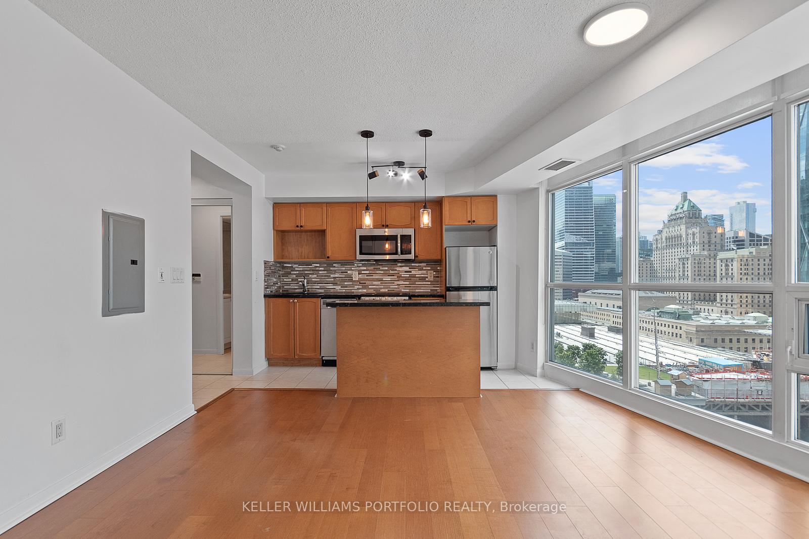 Photo 10 of Unit 1504, 18 Yonge Street, Toronto, Waterfront Communities — HOMEH
