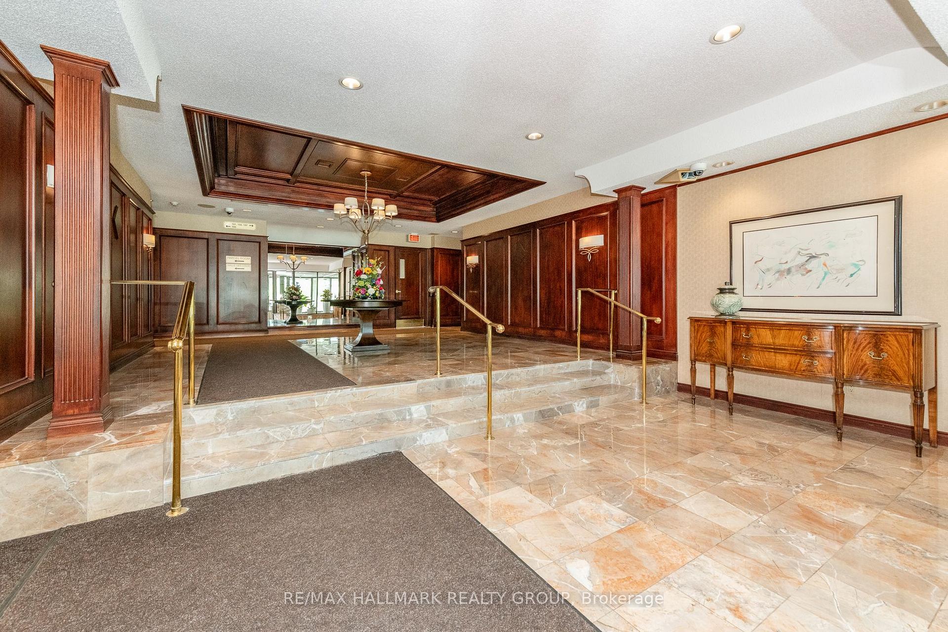 Photo 3 of Unit 1702, 1510 Riverside Drive, Ottawa, Riverview Park — HOMEH