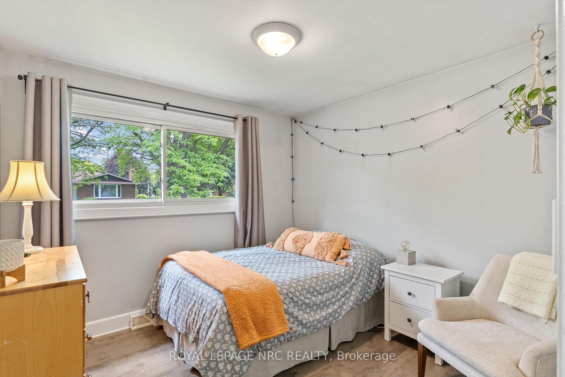 Photo 18 of 1 Kingston Bay, St. Catharines, Carlton/Bunting — HOMEH